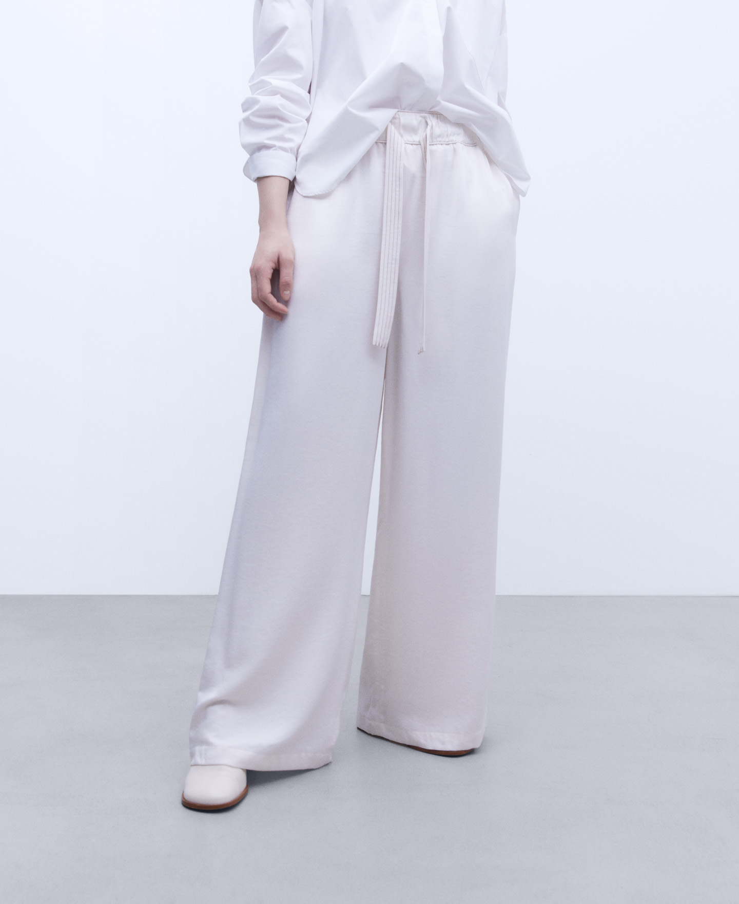 Straight cut trousers image number 0