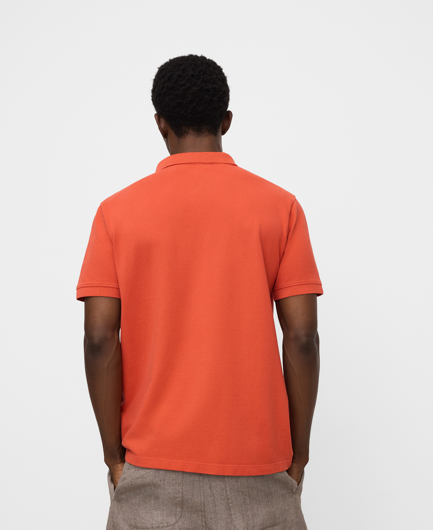 Polo de corte regular em piqu&eacute; de algod&atilde;o org&acirc;nico image number 2