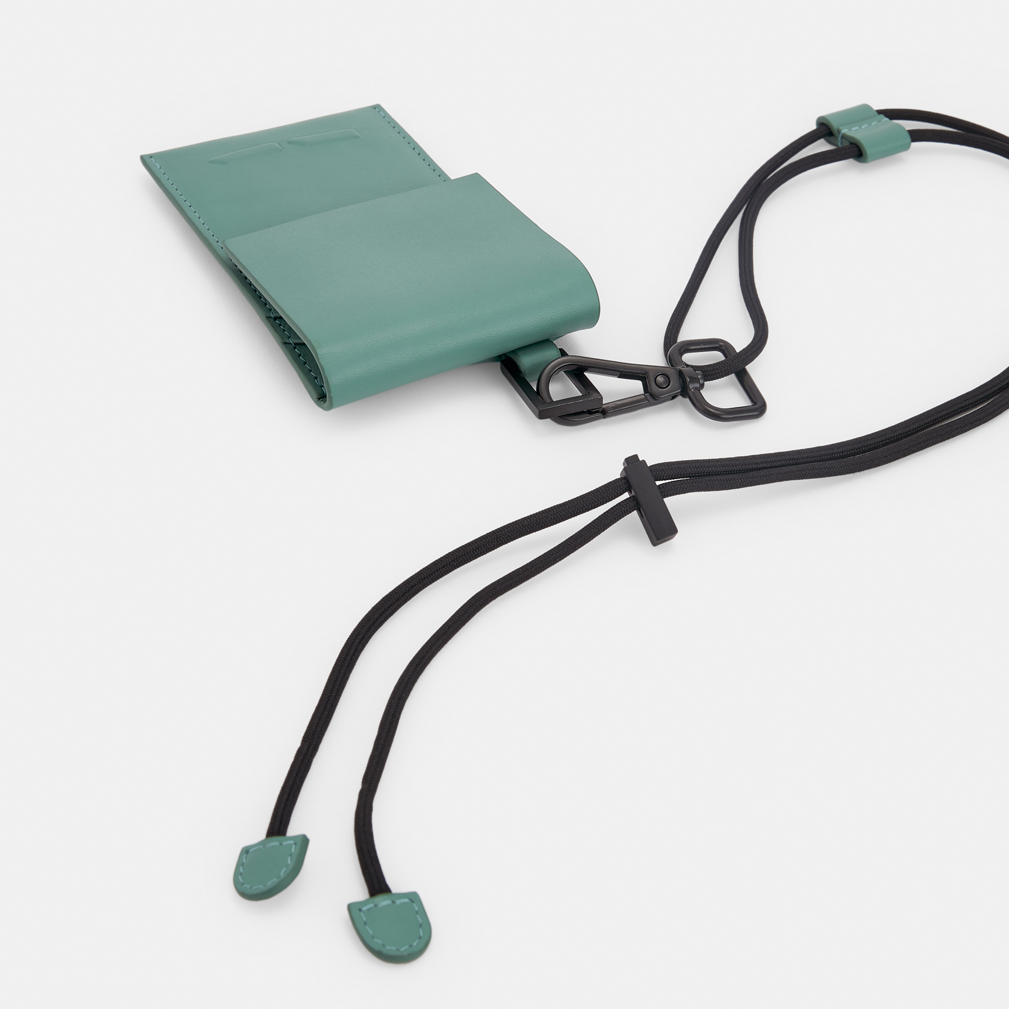 Responsible leather card holder image number 1