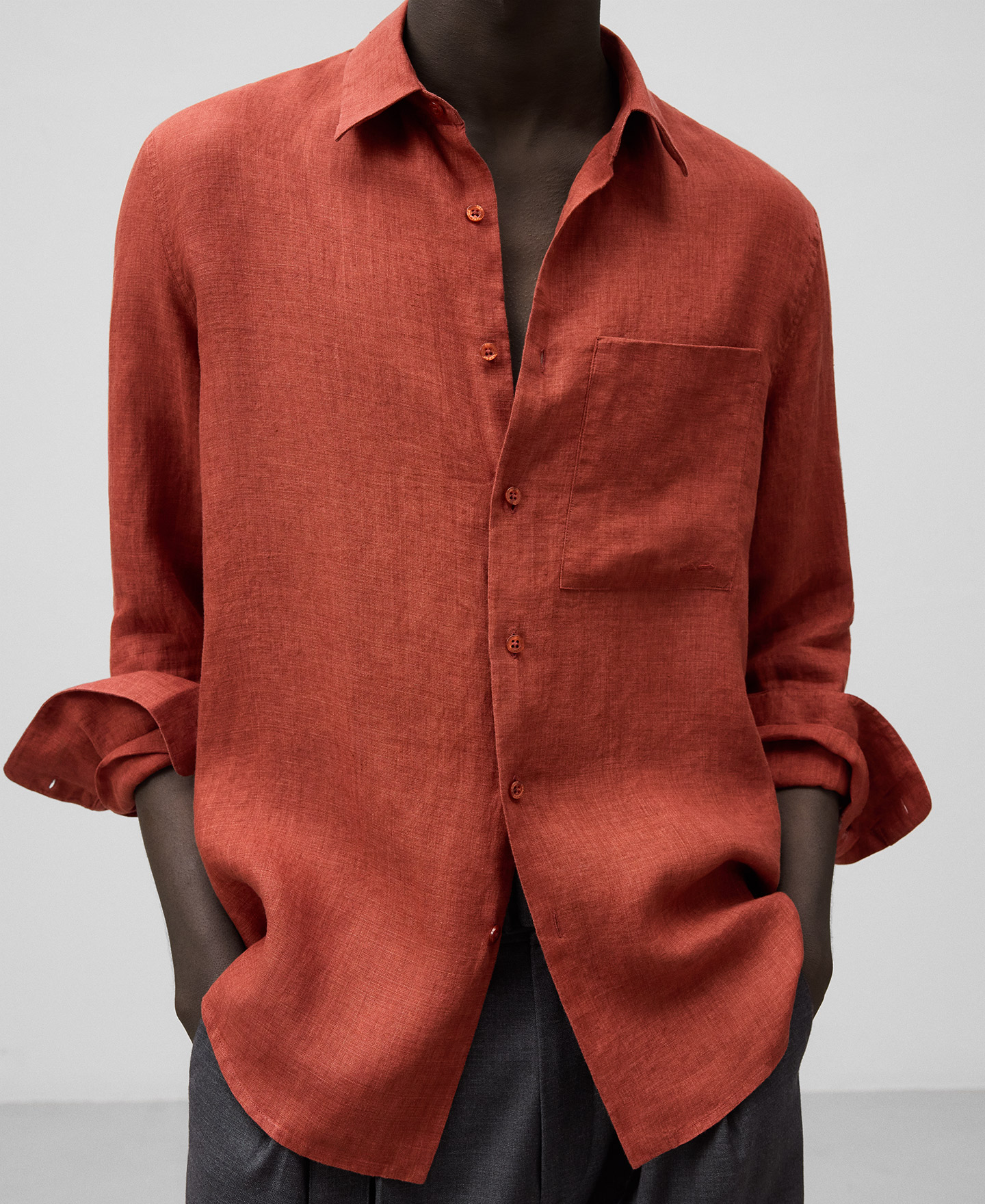 Camisa regular fit lino europeo hombre image number 3