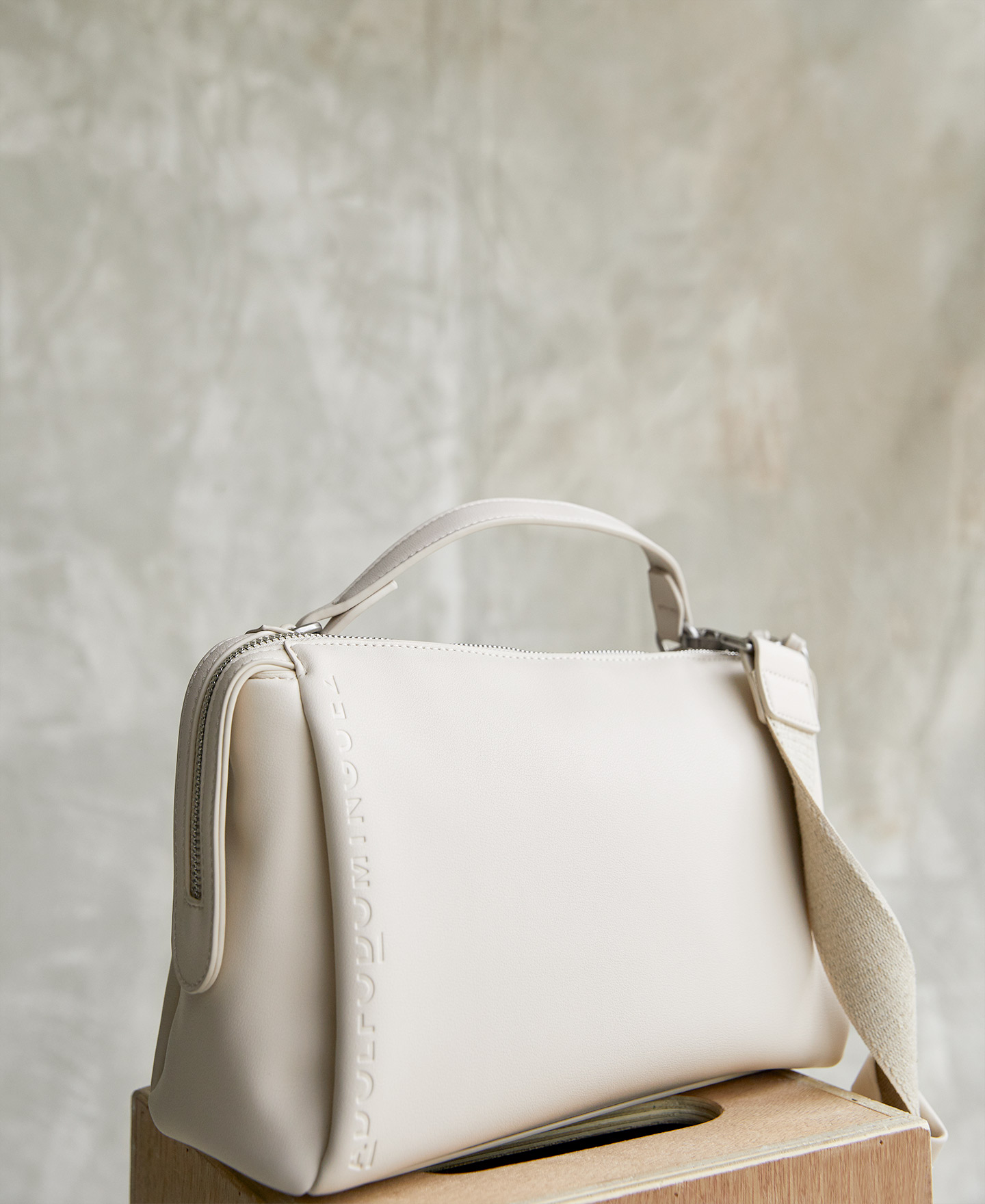 Faux leather medium citybag image number 3