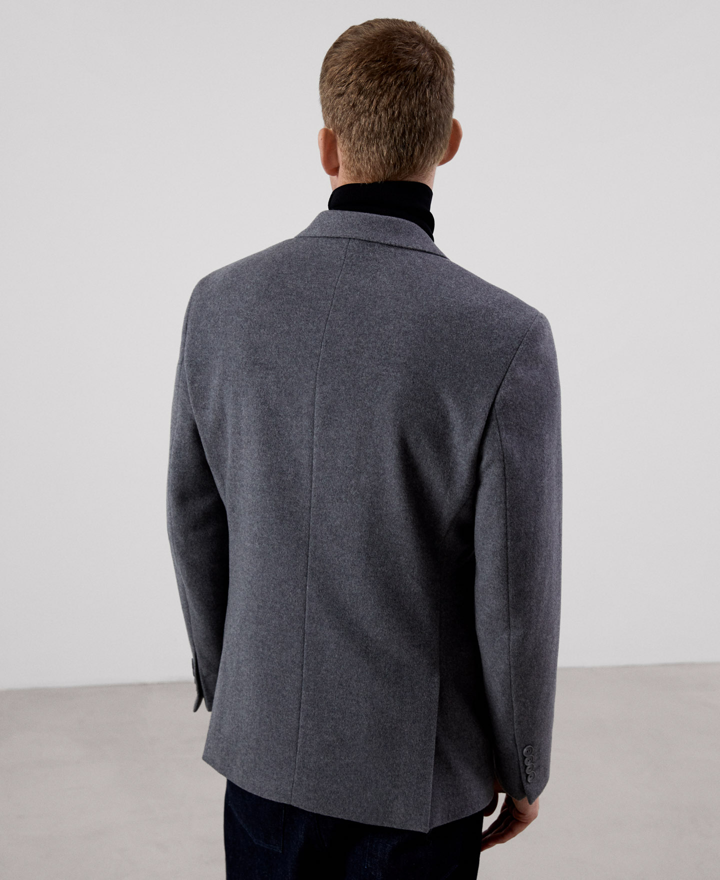 Merino wool and cashmere blazer image number 2