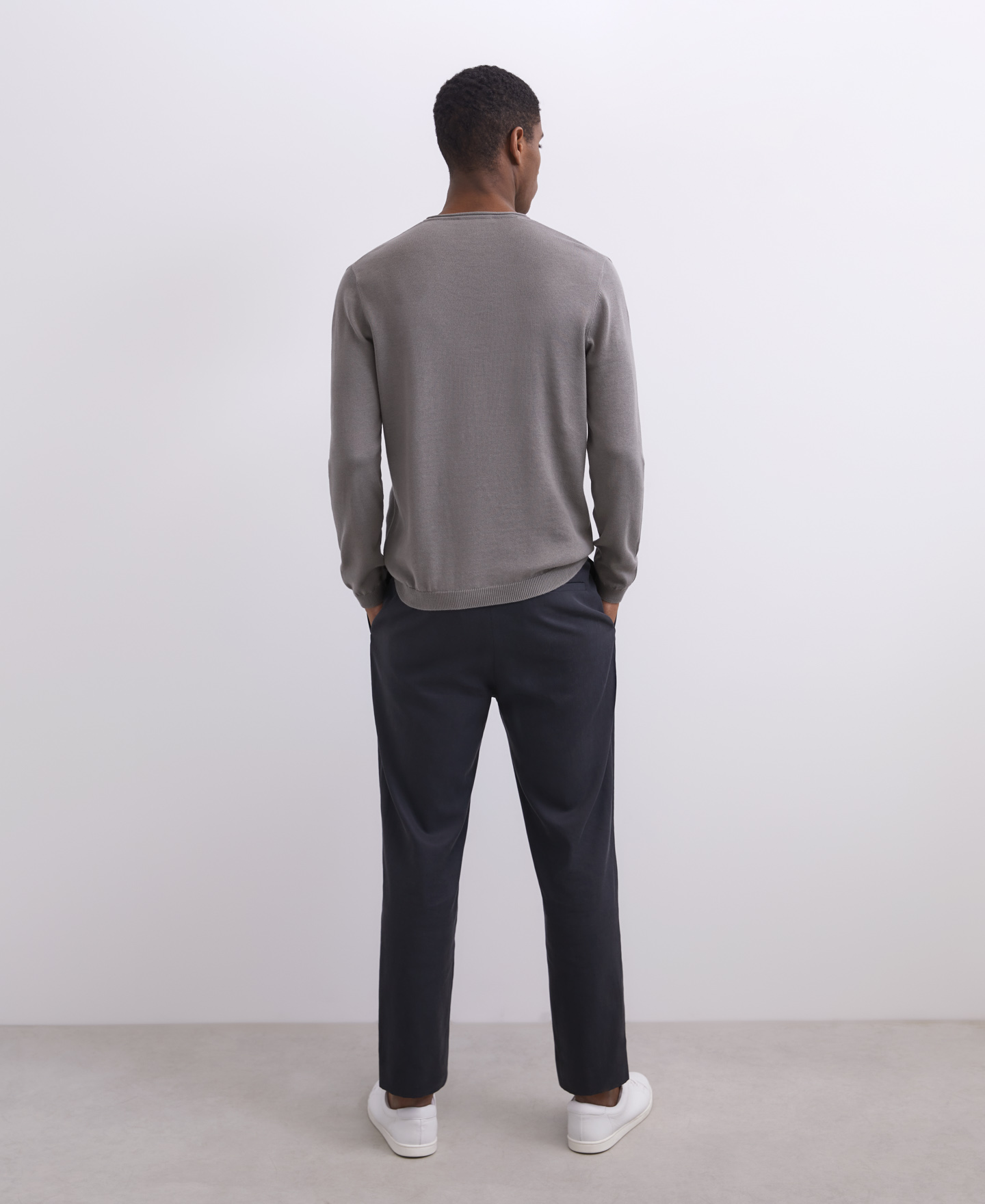 Grey cotton crew collar sweater image number 1
