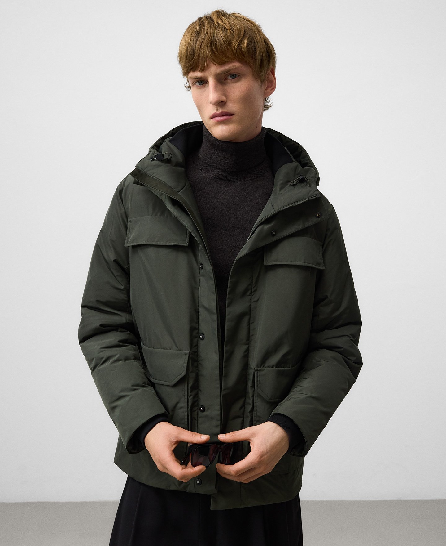 Chaqueta corta bolsillos hombre image number 0