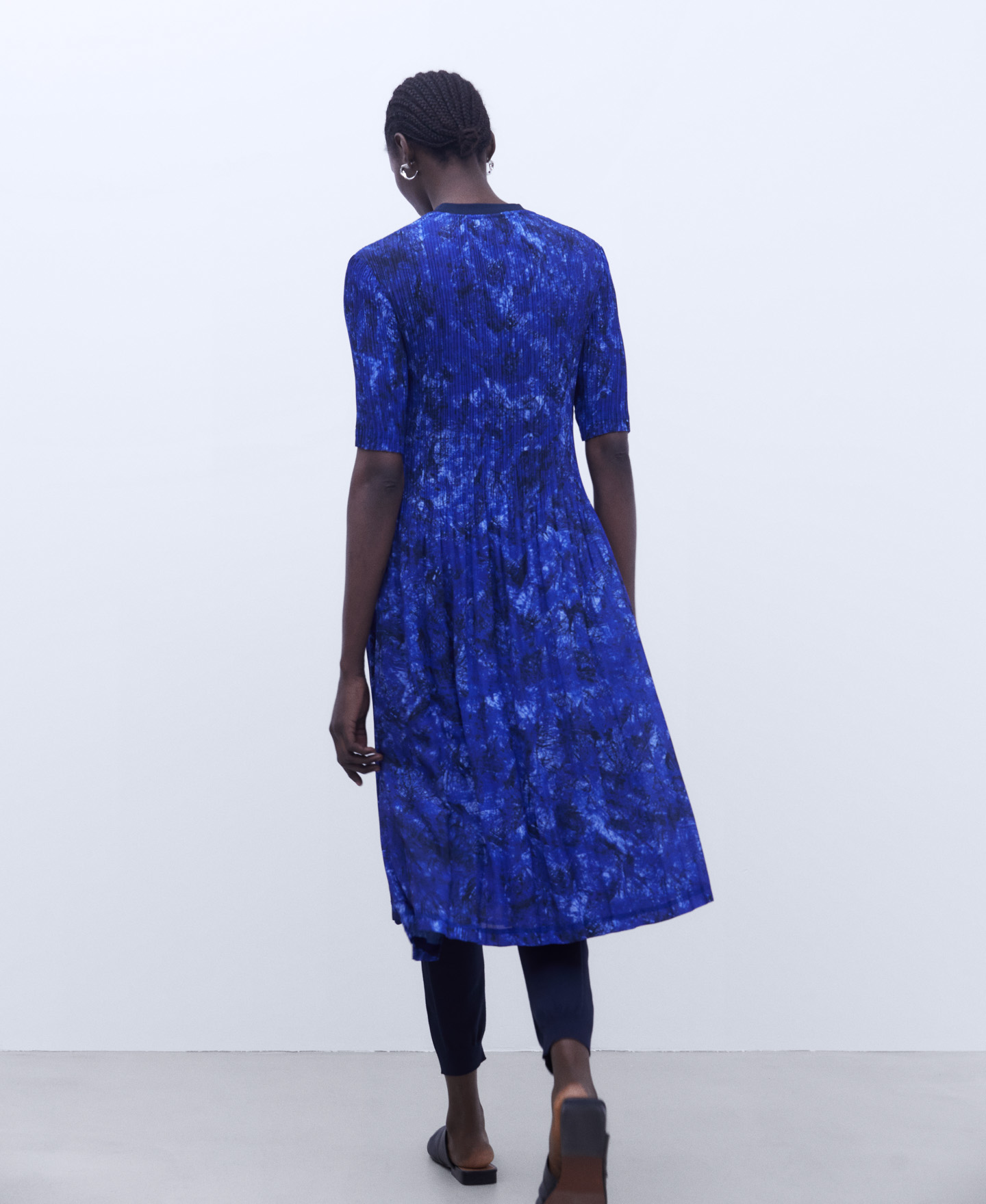 Printed crinkle dress image number 2