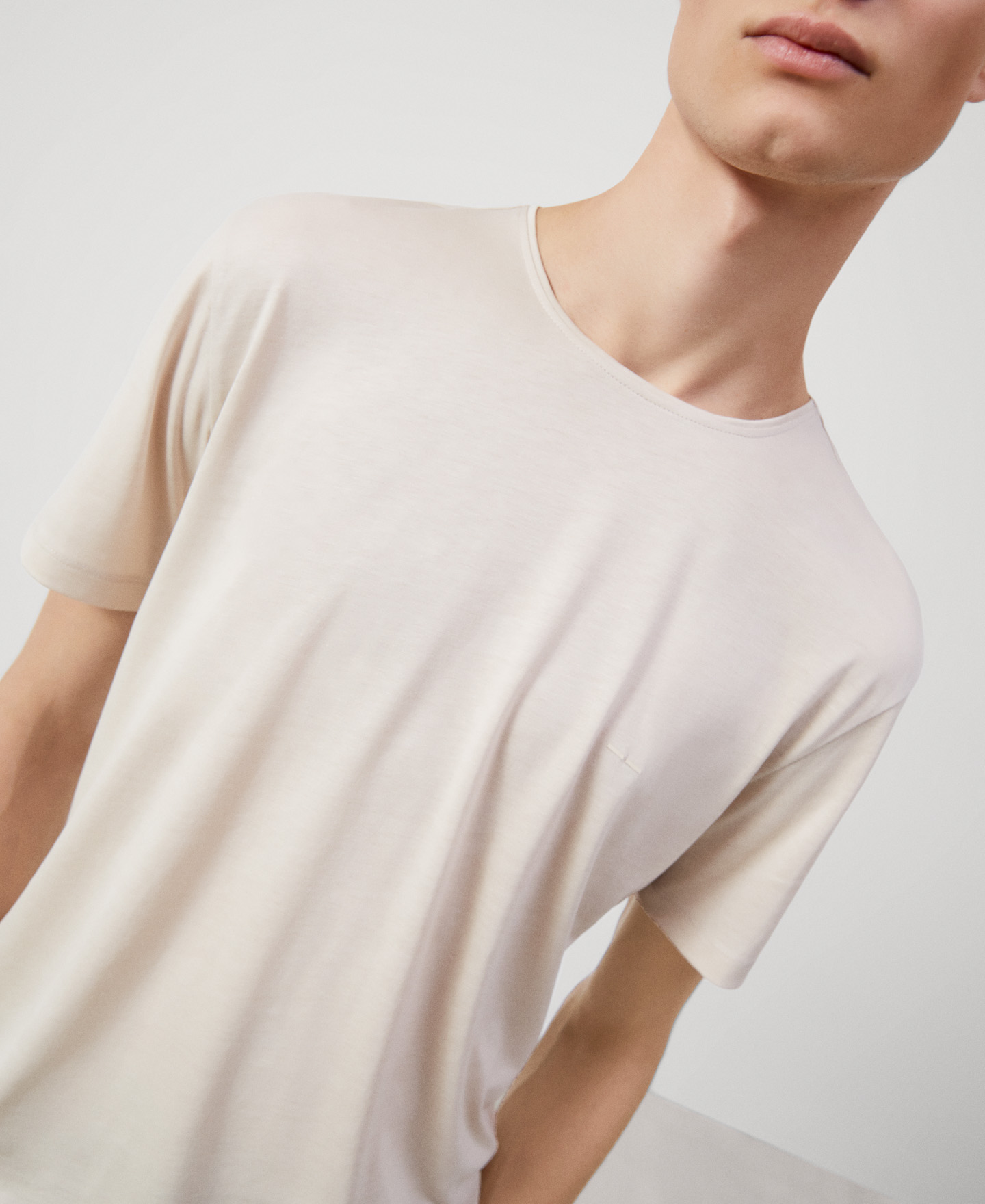 Camiseta cuello caja en lyocell image number 3