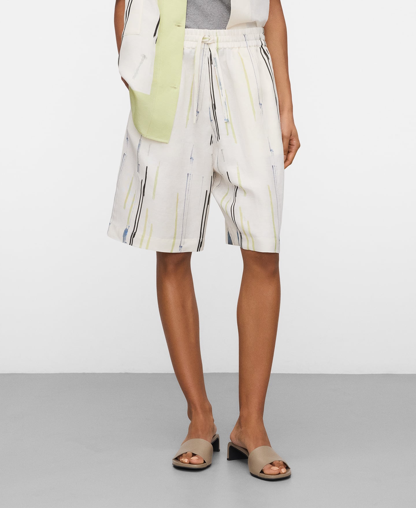 Bermuda relaxed fit estampada image number 0