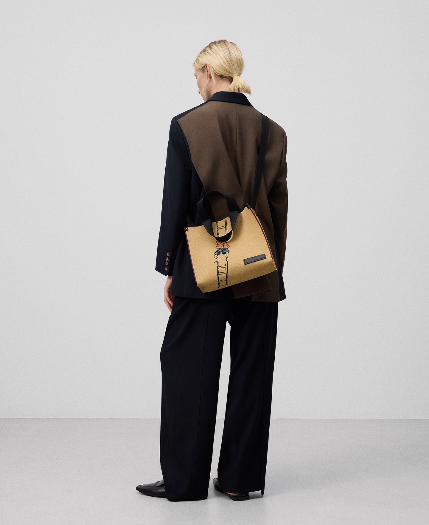 Embroidered horizontal shopper bag woman image number 4
