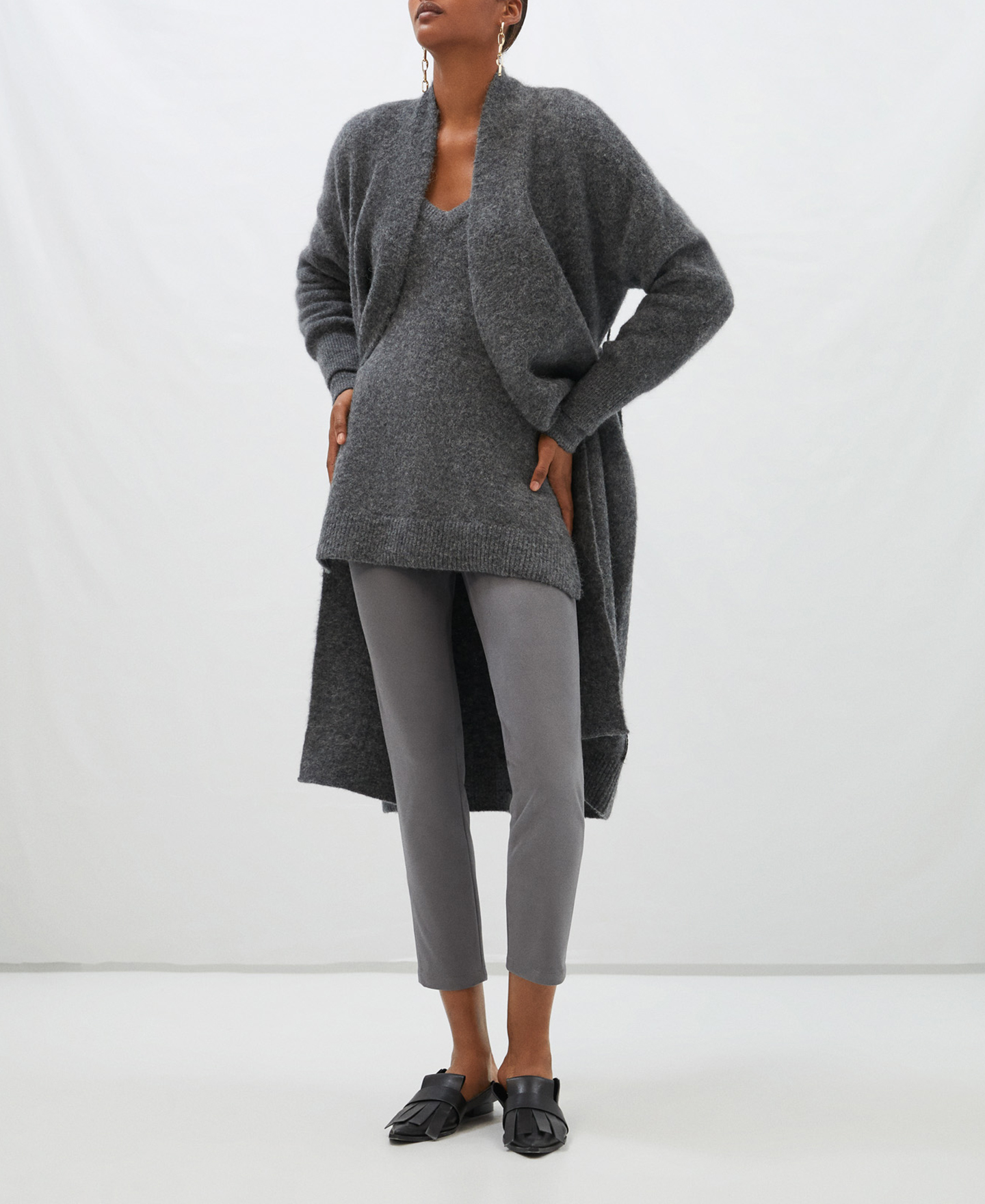 Stretch leggings in faux suede image number 1