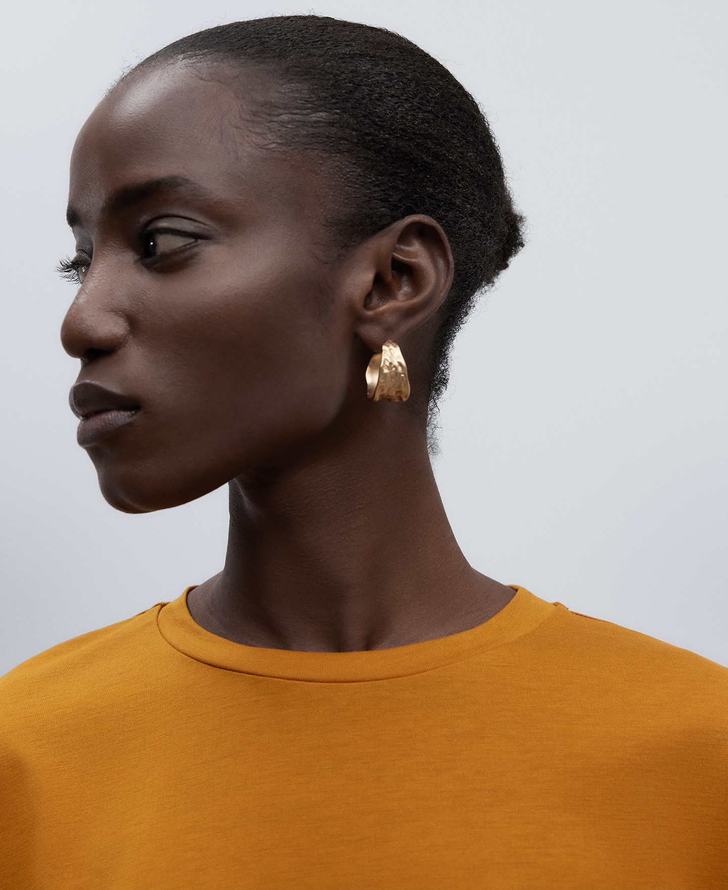 Rounded shoulder T-shirt woman image number 3