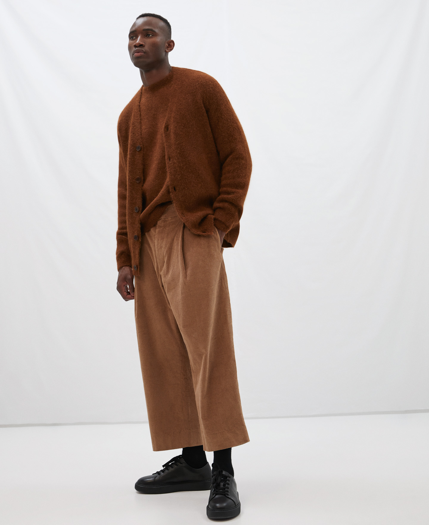 V-neck cardigan with buttons image number 1