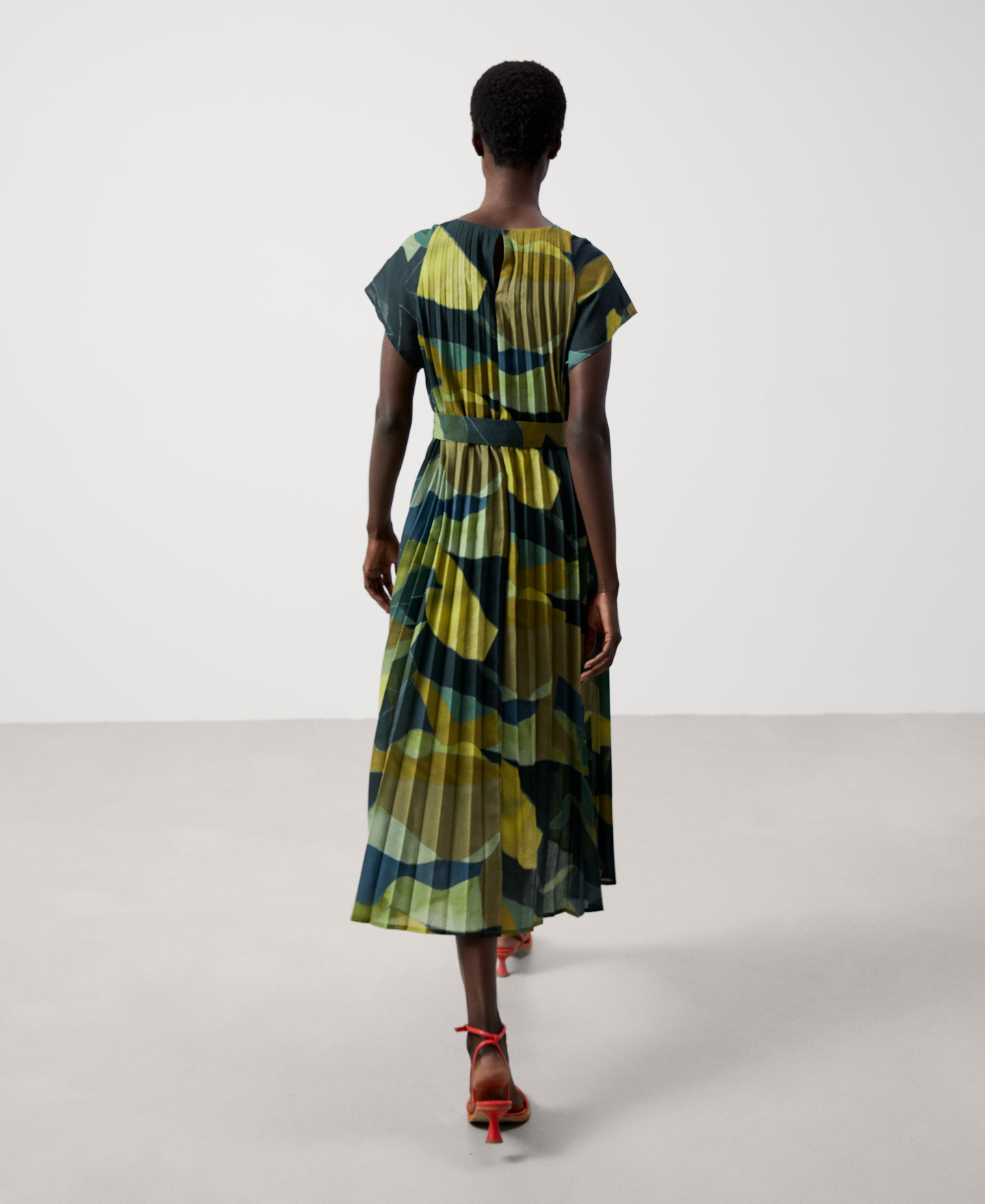 Print midi dress image number 2