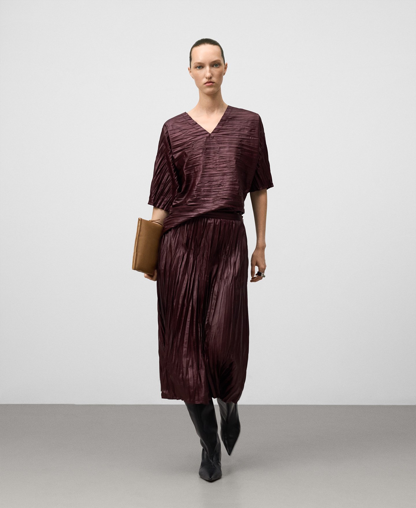 Leather-Non-Leather crinkle skirt woman image number 1