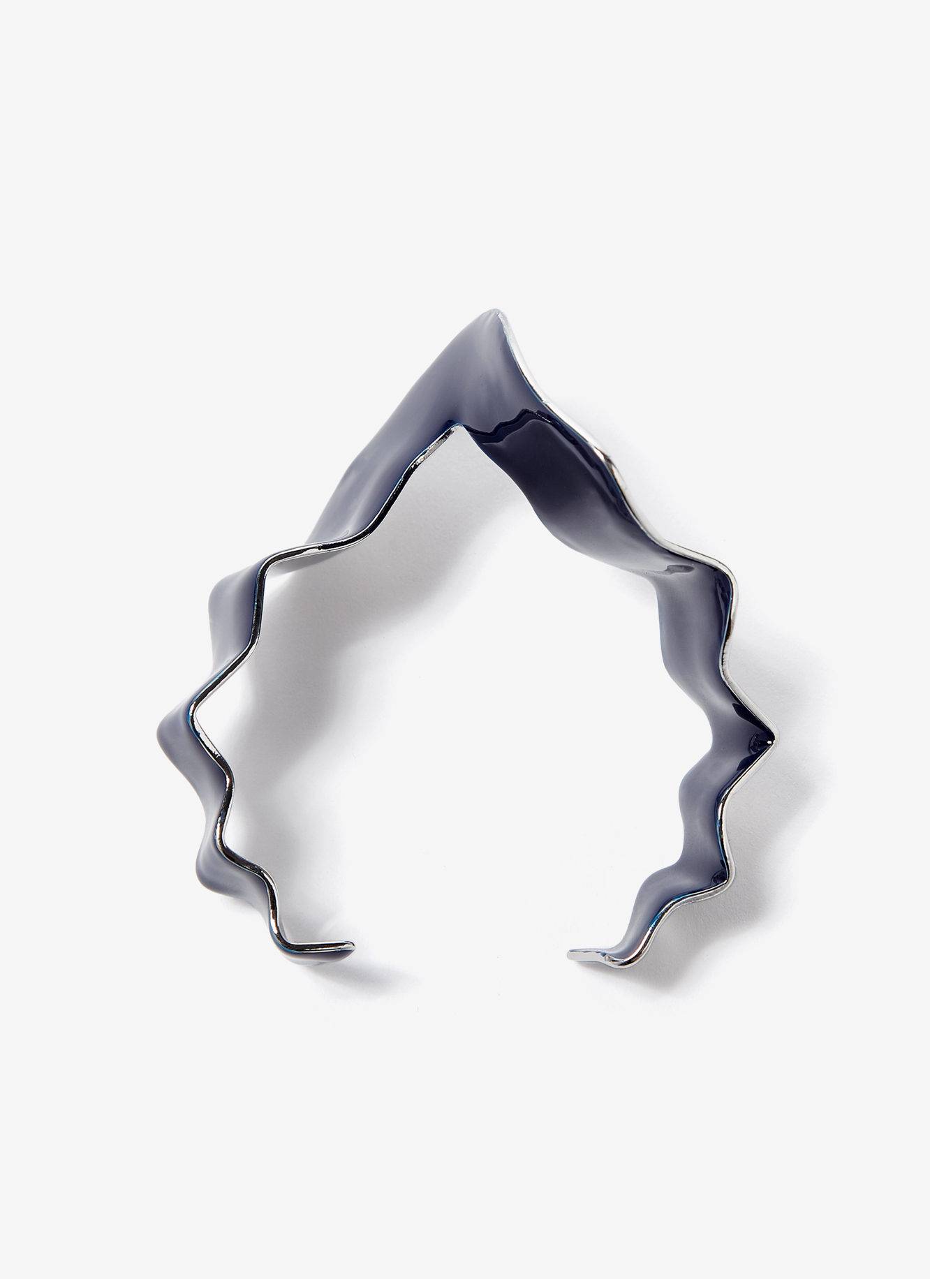 Lacquered metal wavy bracelet image number 0