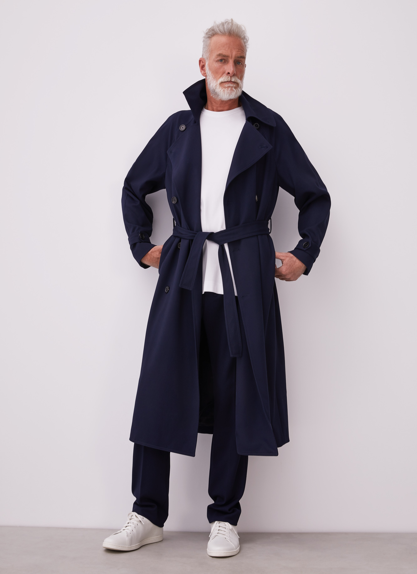 Gabardina de sarga azul marino image number 5