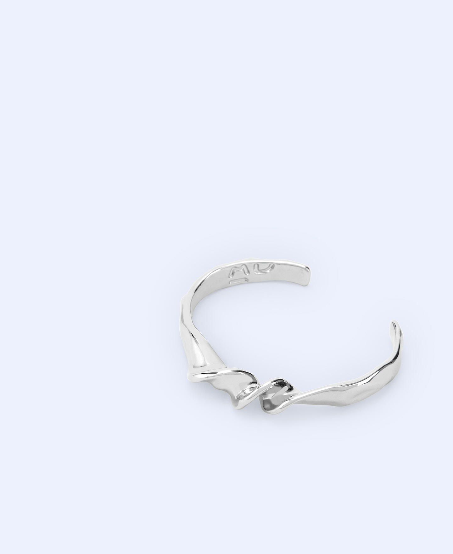 Metal Torsion motif bracelet image number 2