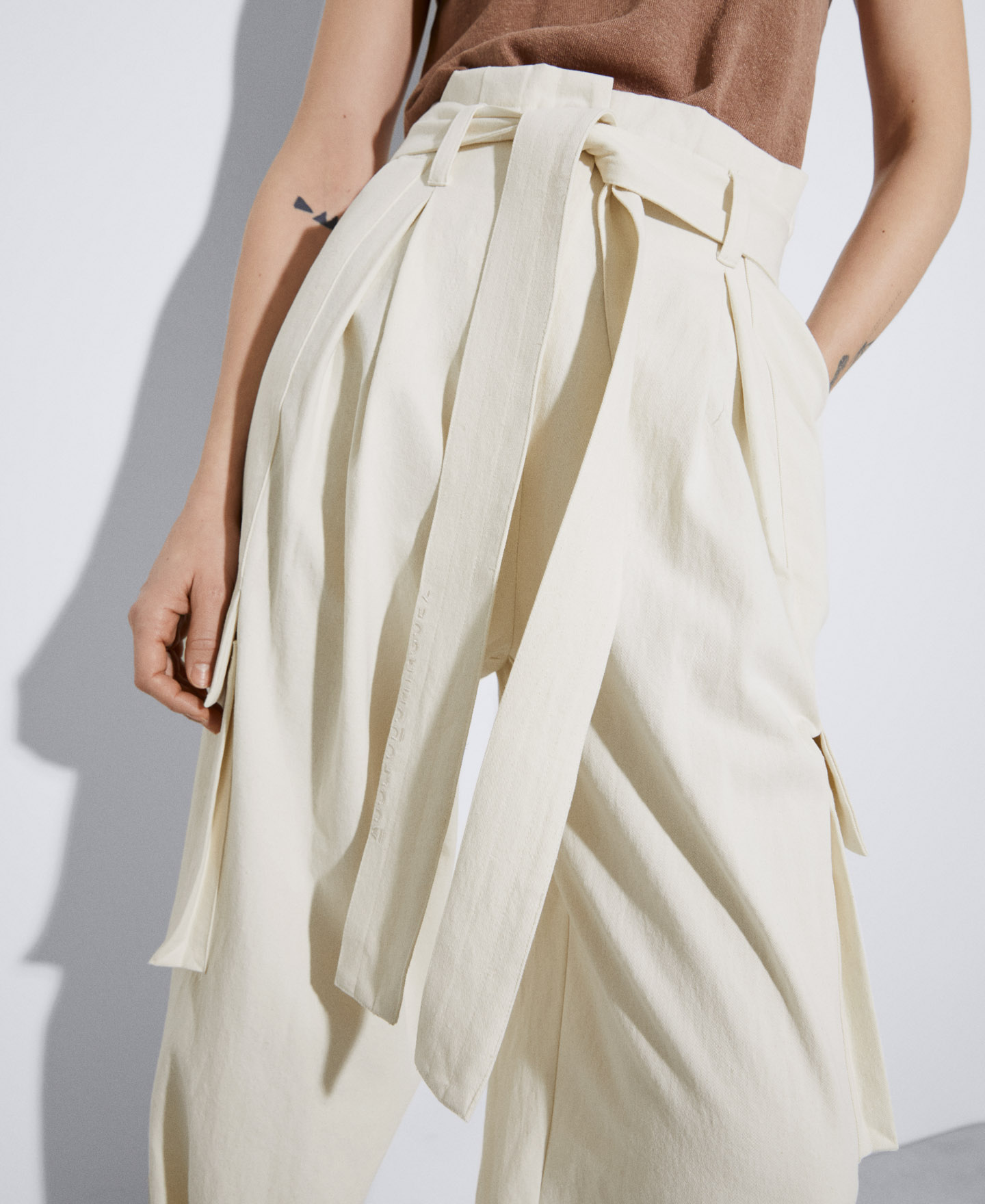 Cotton twill cargo trousers image number 3
