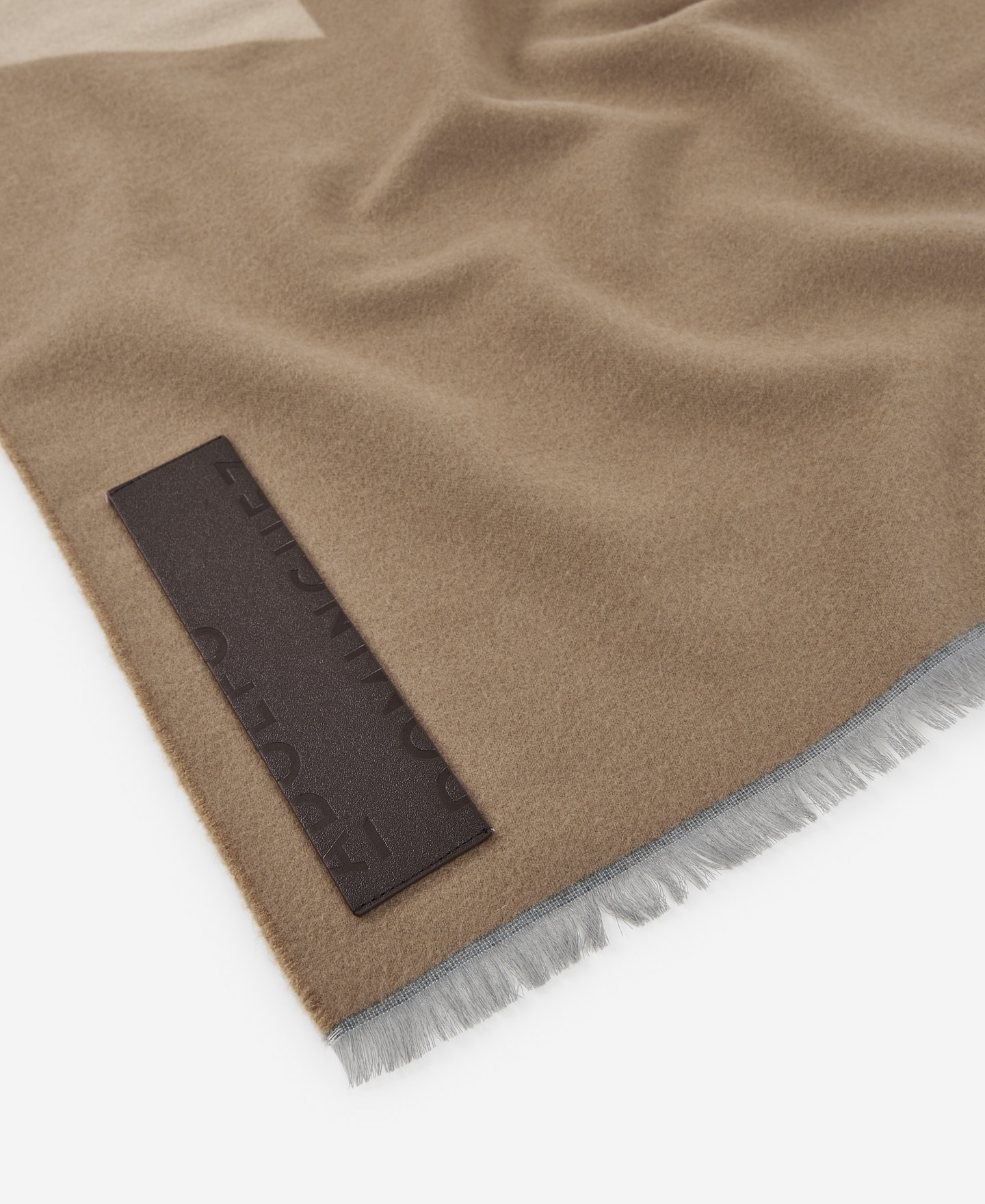 Jacquard maxi logo scarf for women image number 2