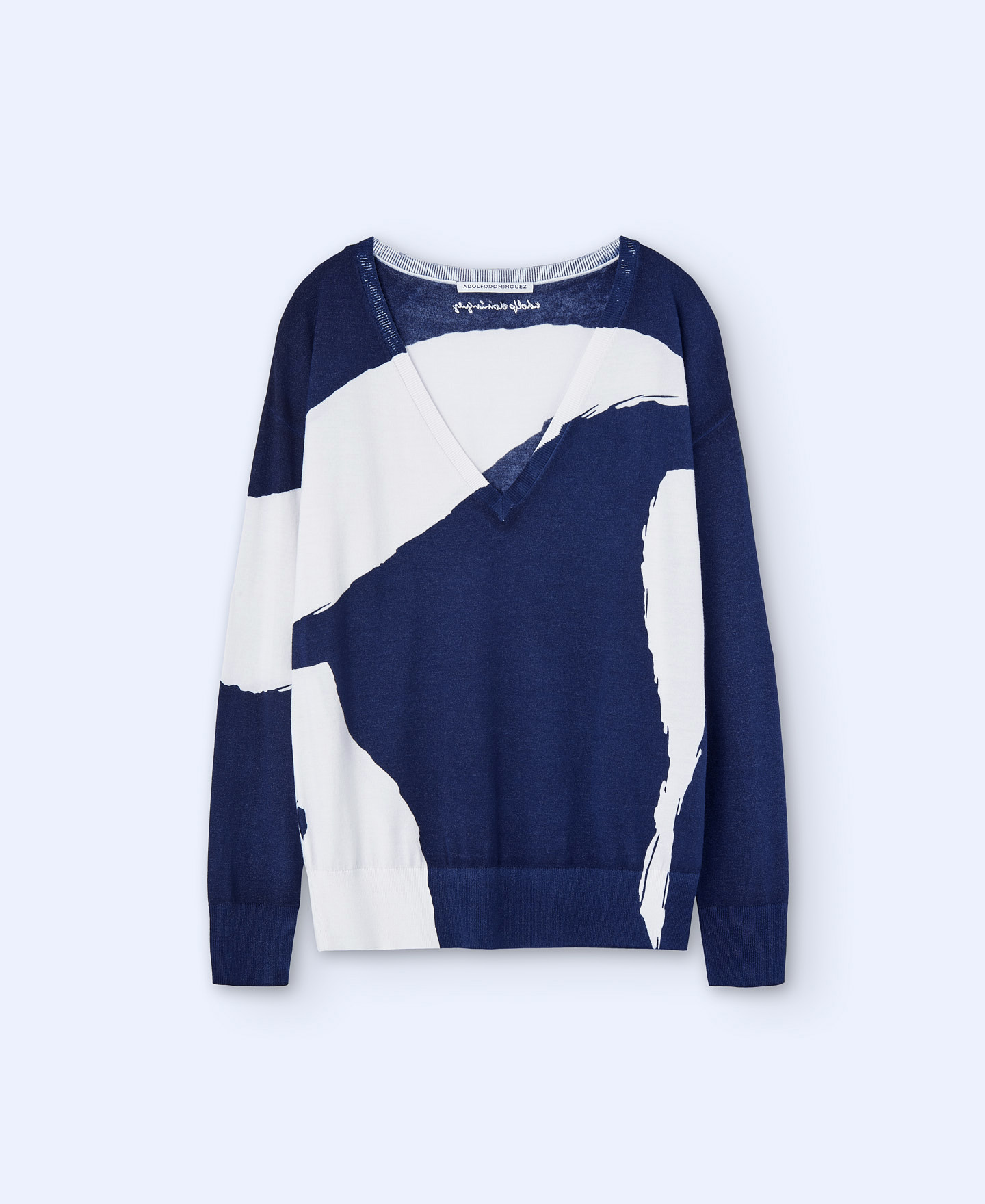 Jersey estampado con escote en pico image number 6