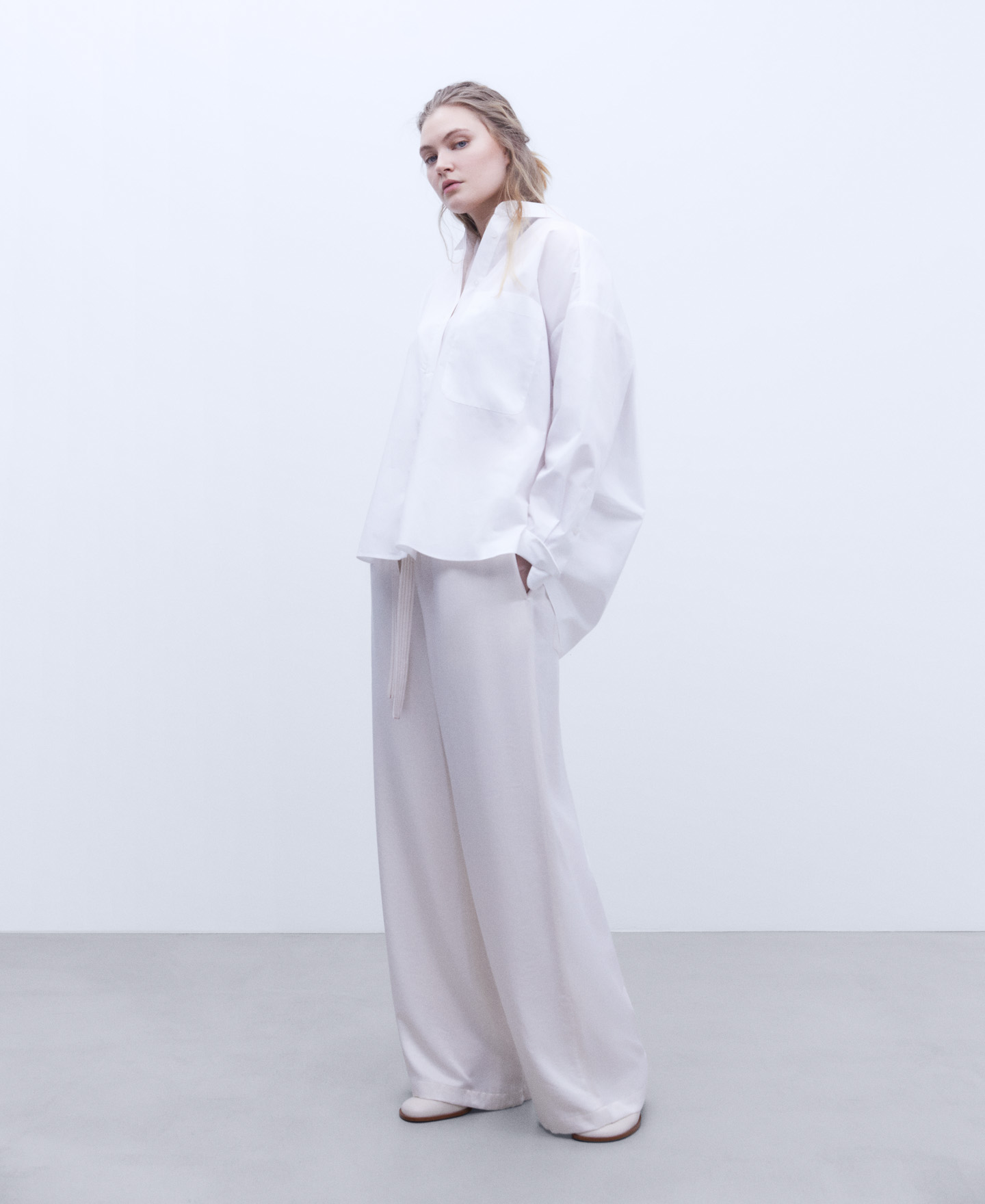 Straight cut trousers image number 1
