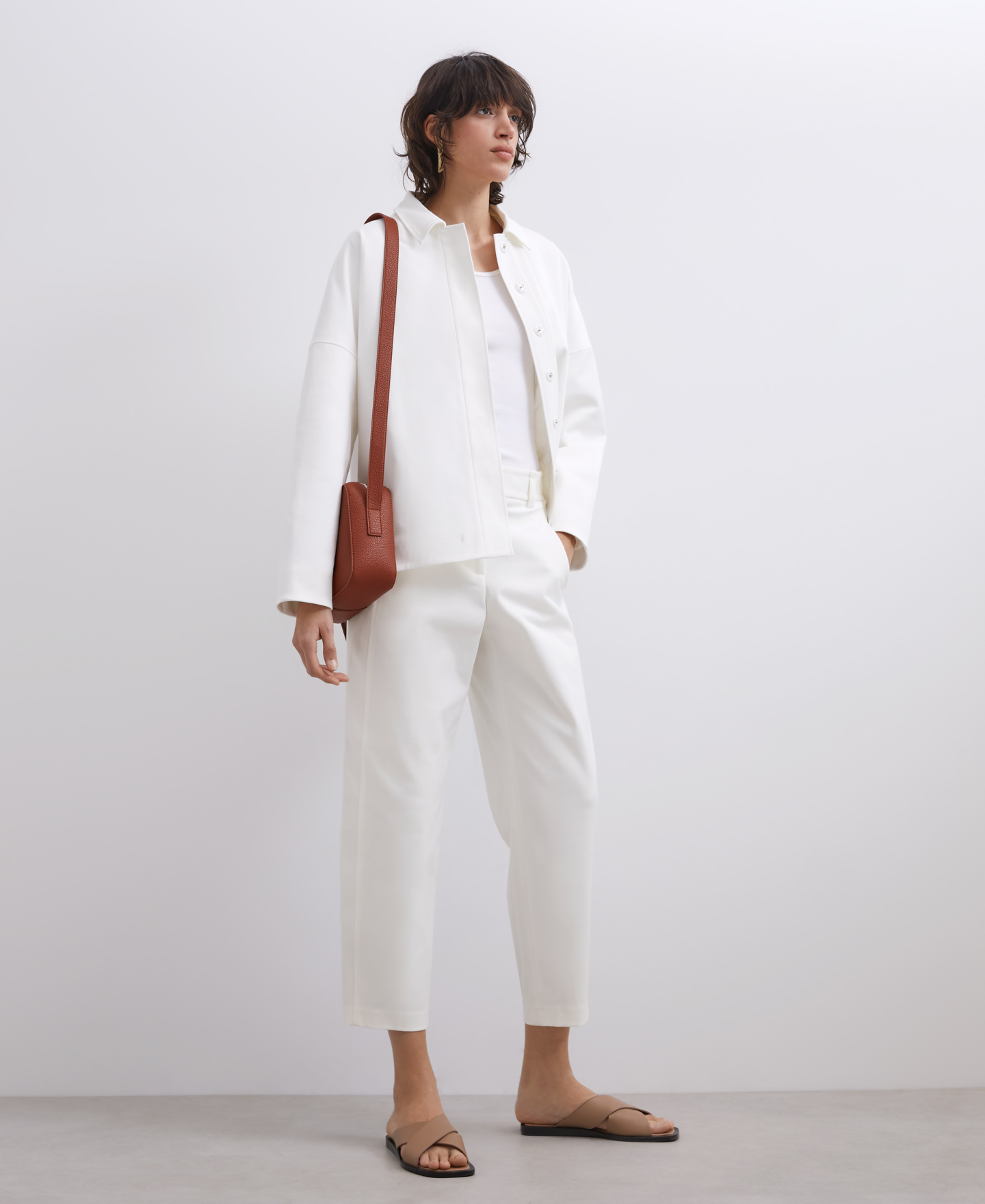 Ecru carrot cut trousers image number 3
