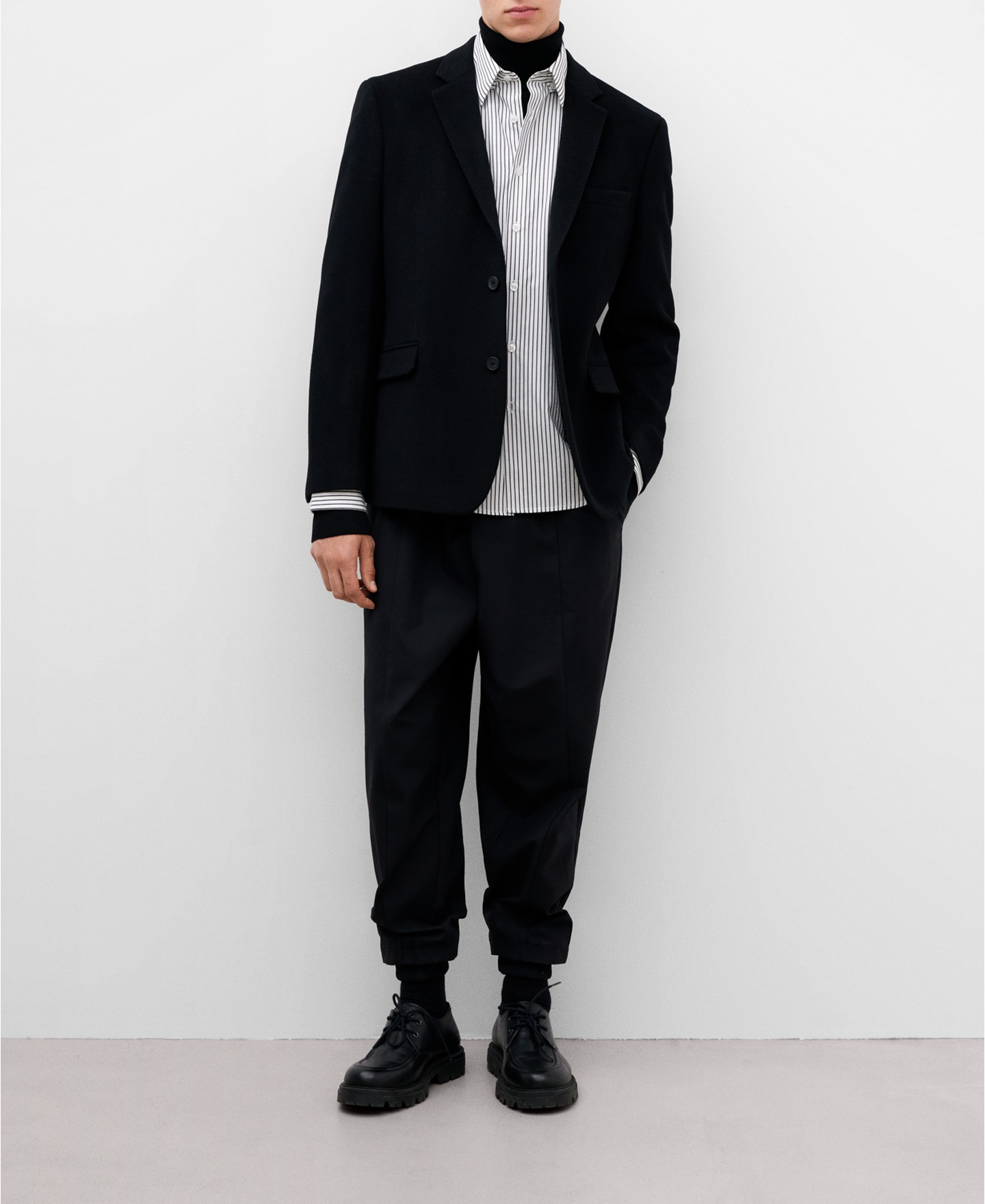 Black merino wool blazer for men image number 1