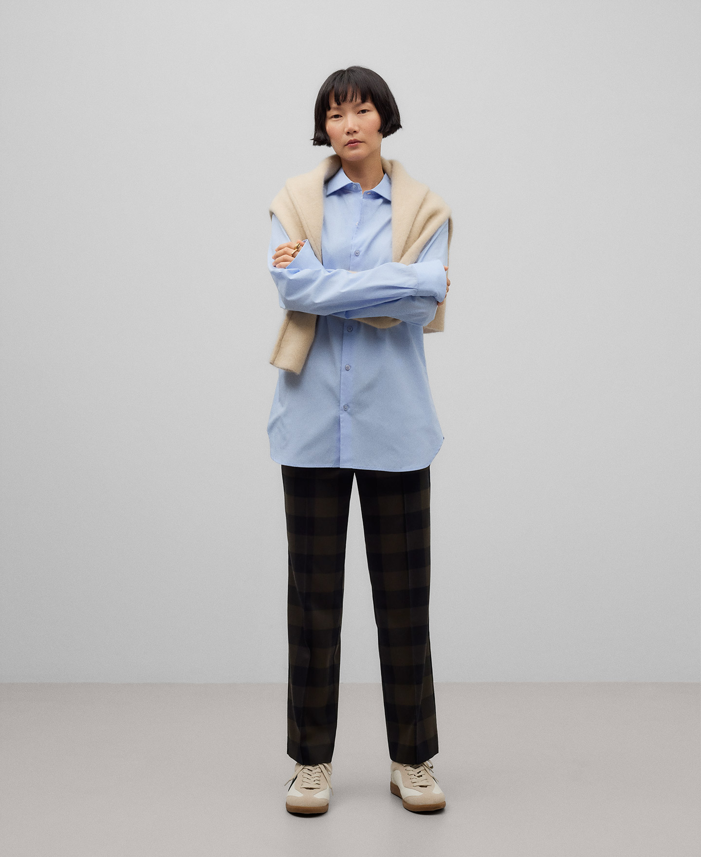 Checkered trousers woman image number 1