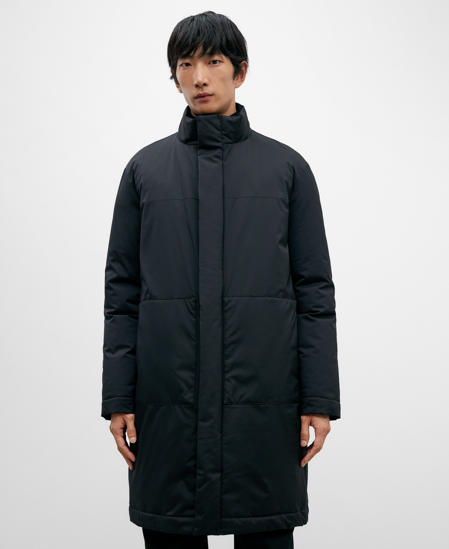 Parka larga negra tejido nailon hombre image number 0