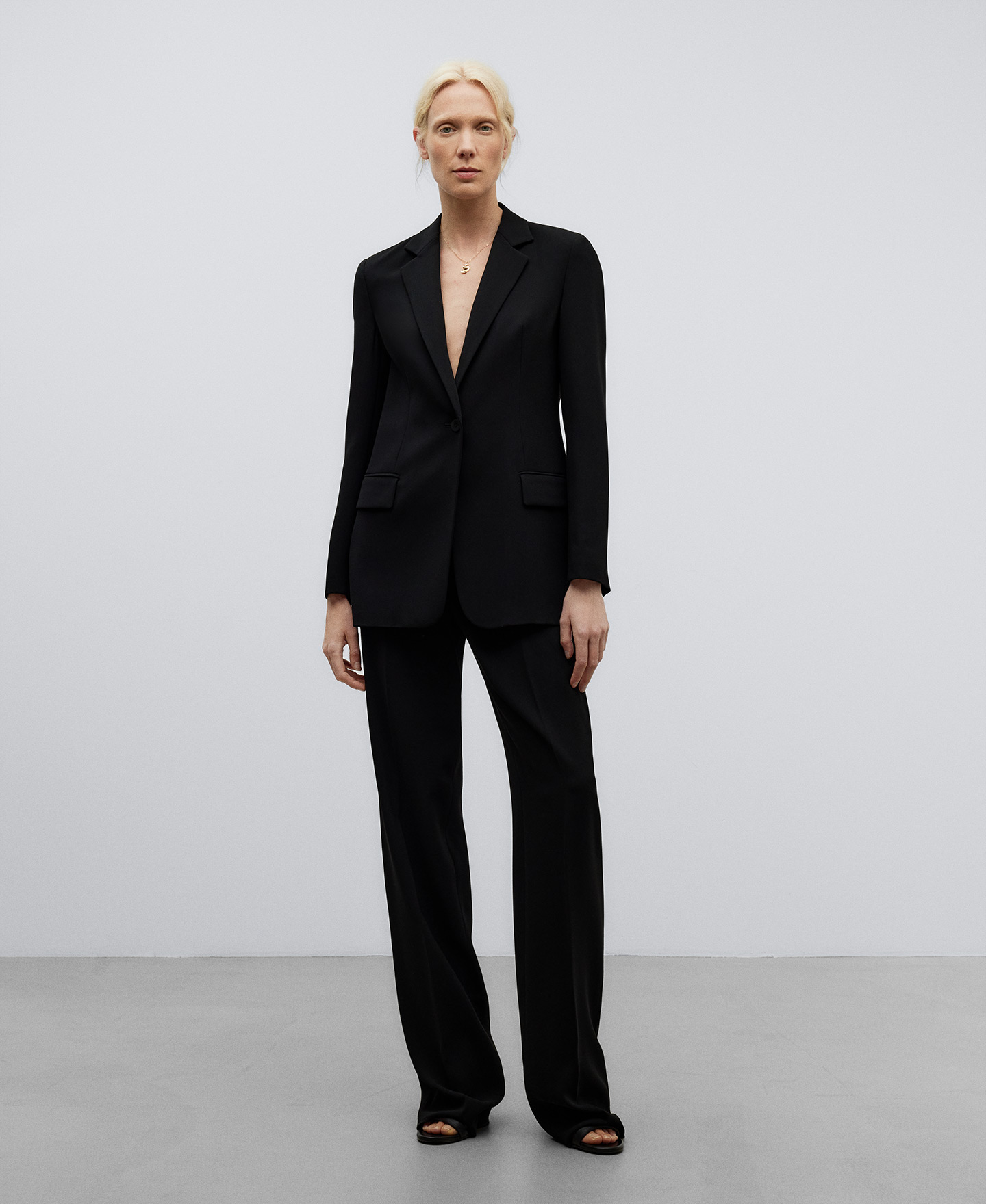 One button tailored blazer image number 1