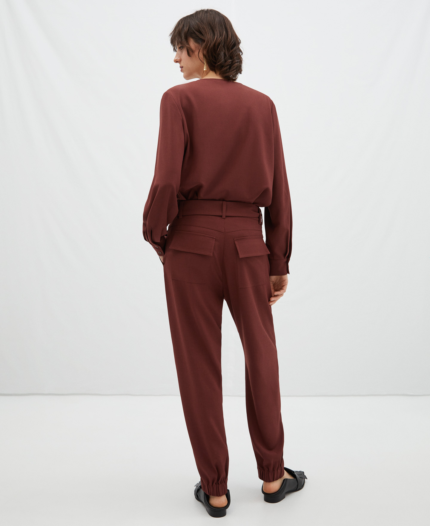 Pantalón jogger silueta relajada image number 2