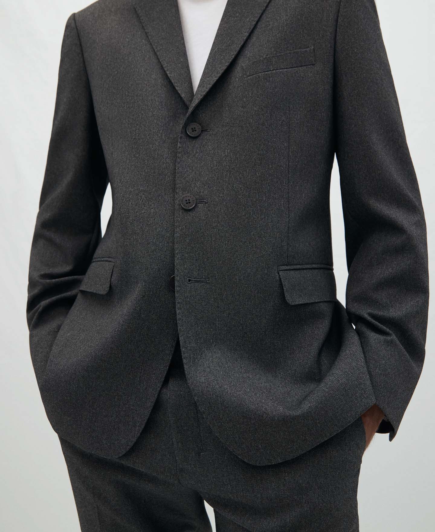 Three button tailored suit image number 3