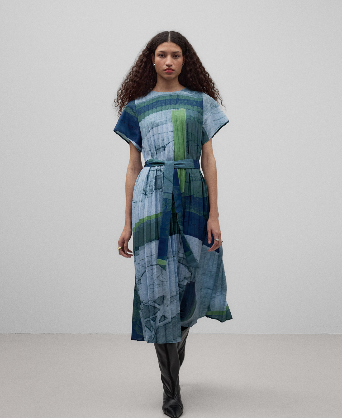 Robe midi froissée imprimée pour femme image number 1