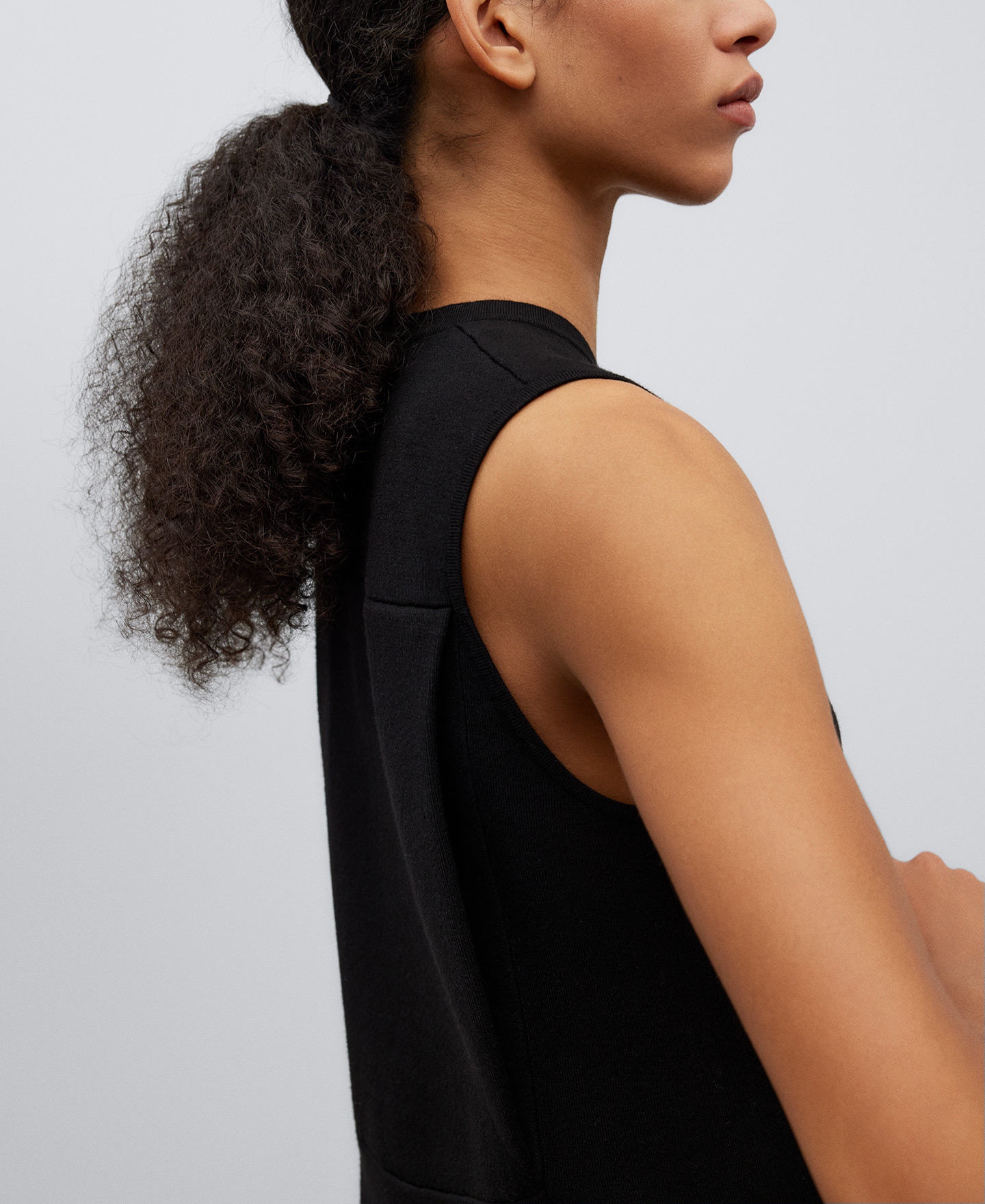 Top en punto doble frontura negro mujer image number 3