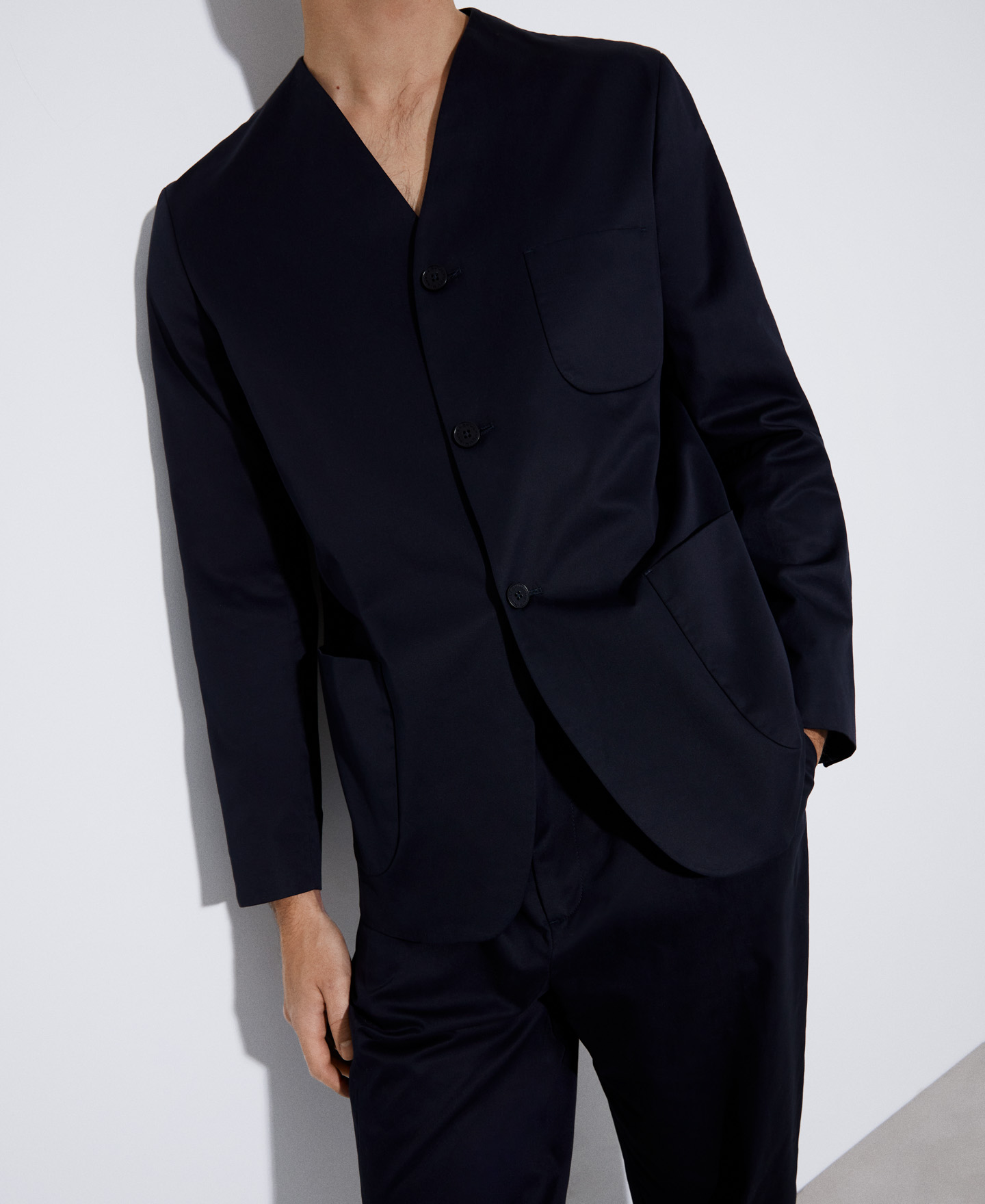V-neck blazer in cotton image number 3