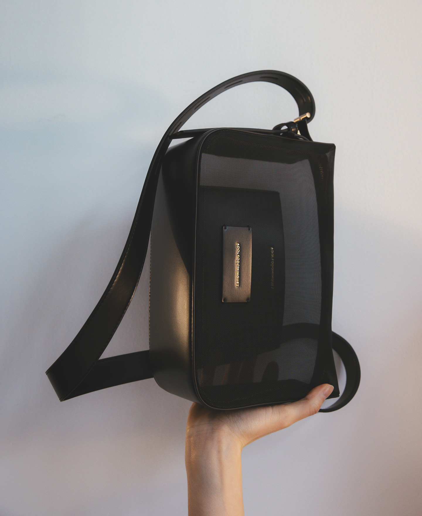 Medium mesh crossbody woman image number 6
