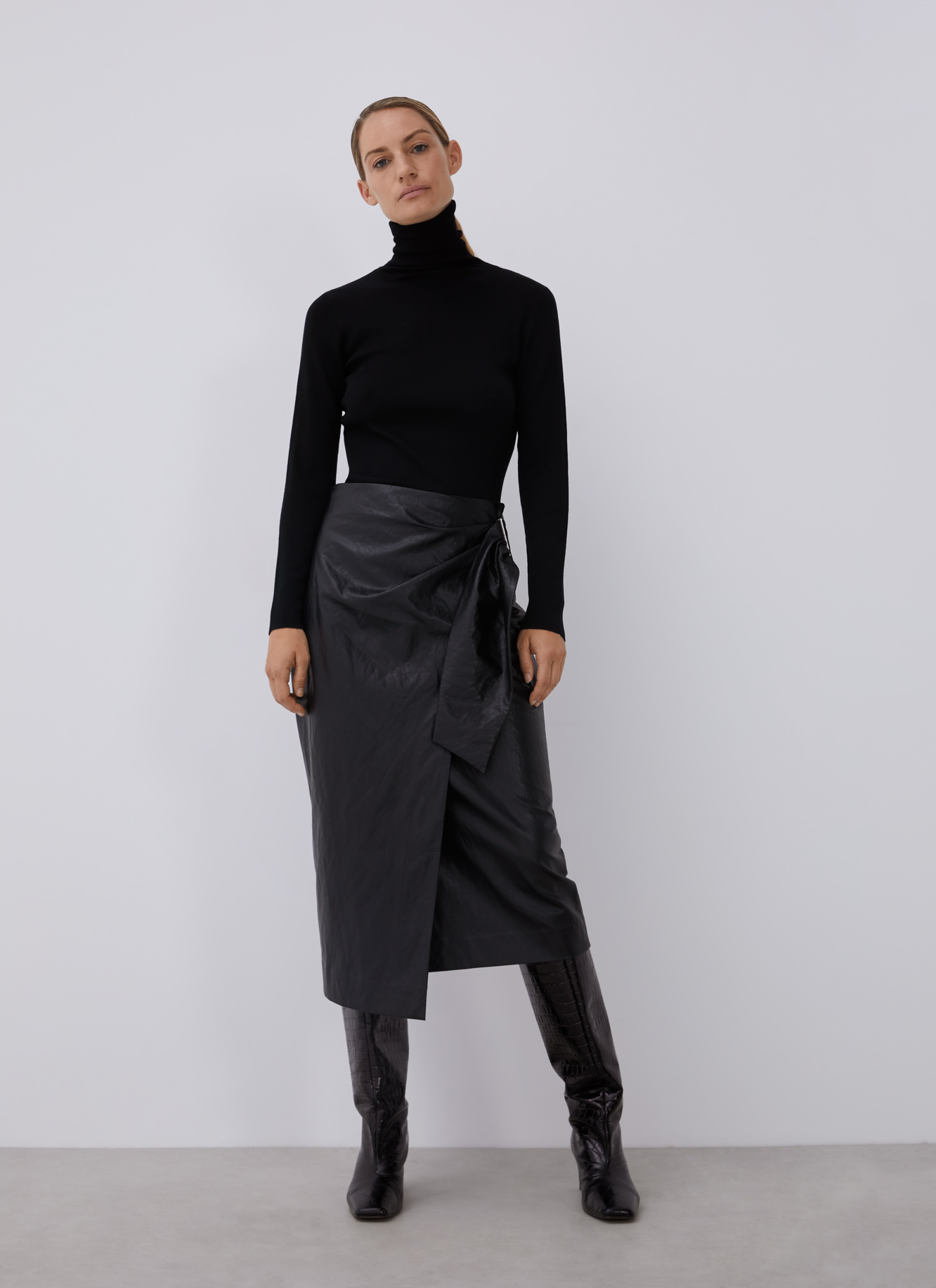 Crossed midi skirt with belt image number 5