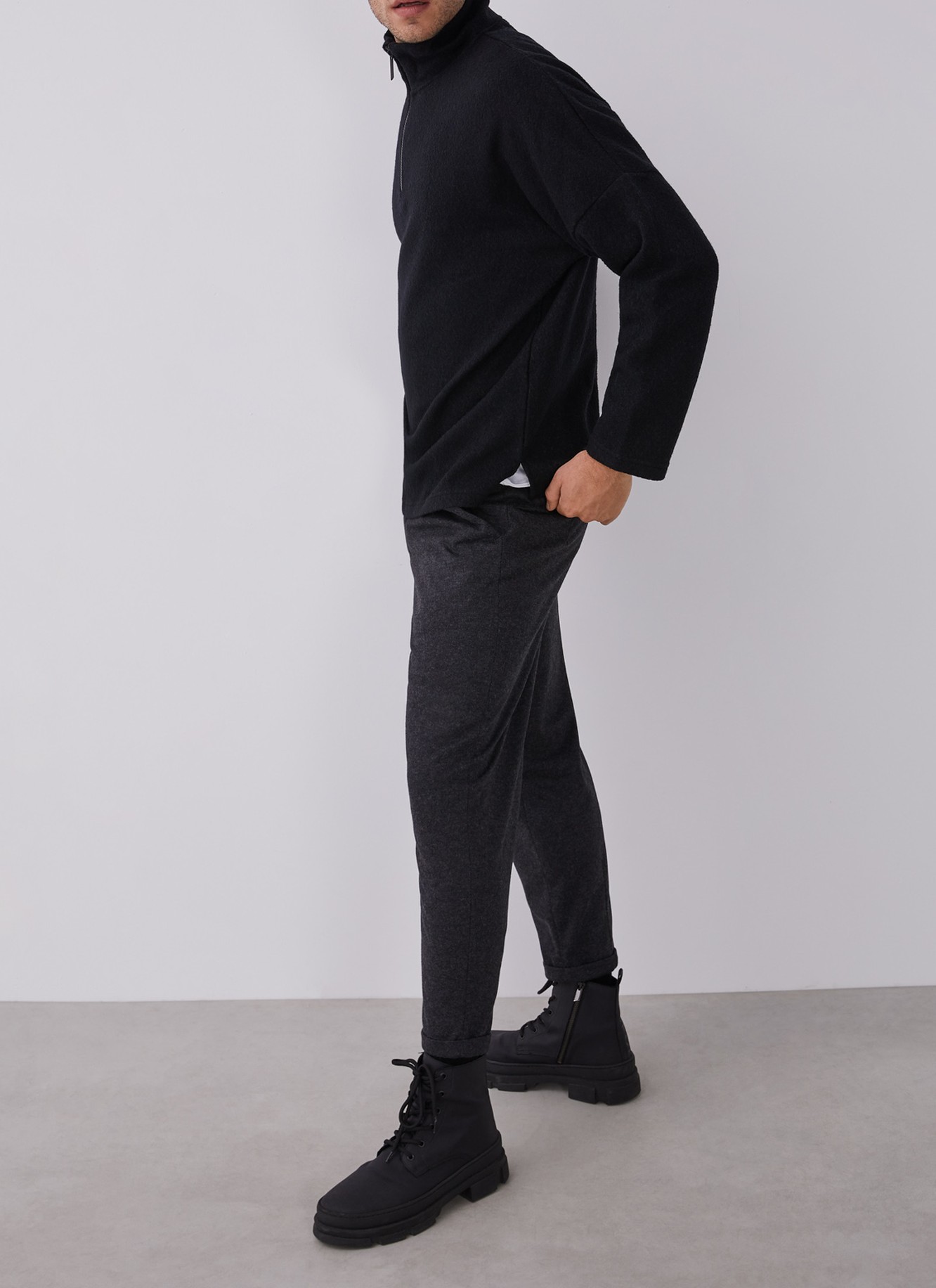 Merino wool sweatshirt image number 3