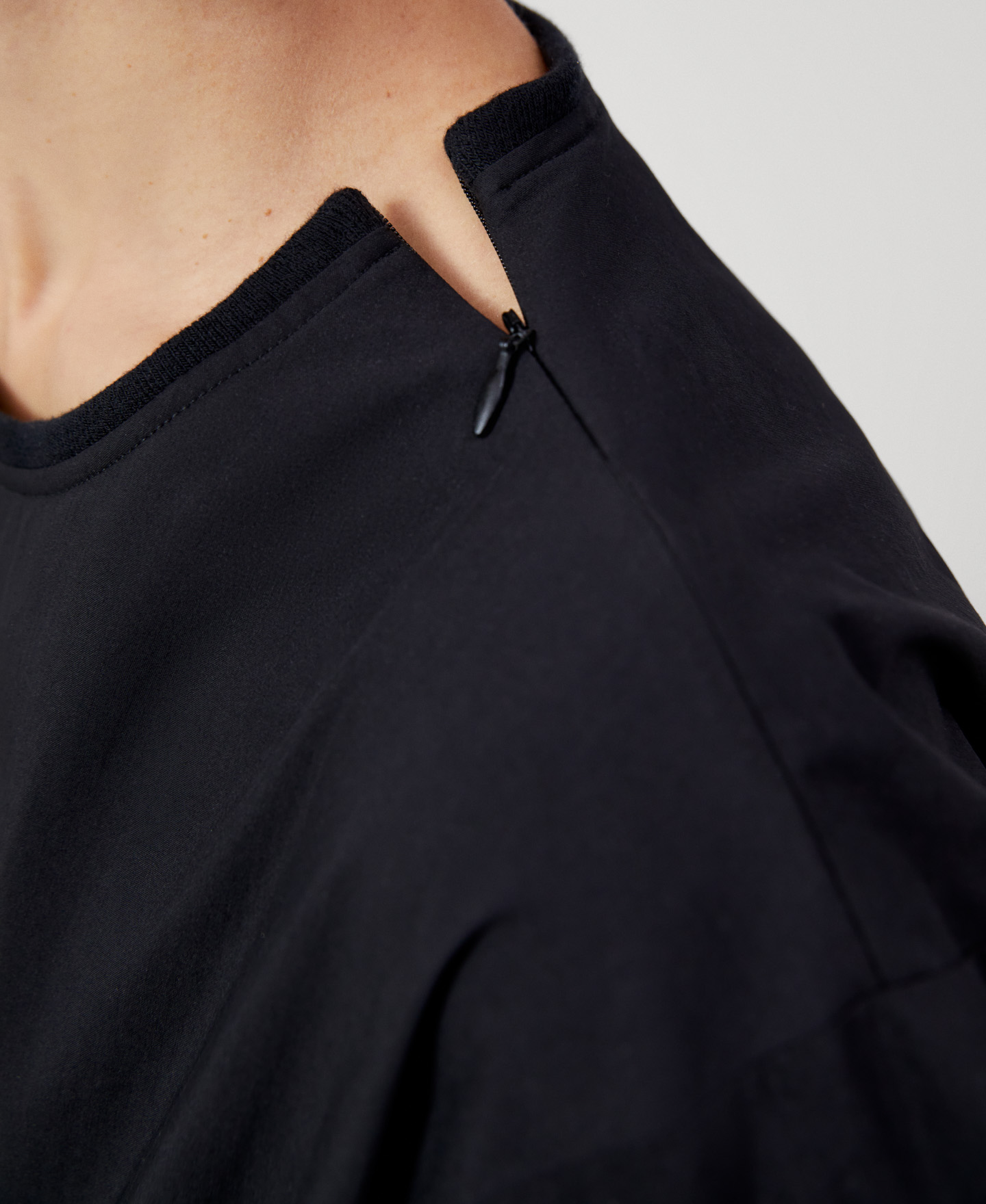 Organic cotton crew neck sweatshirt image number 3
