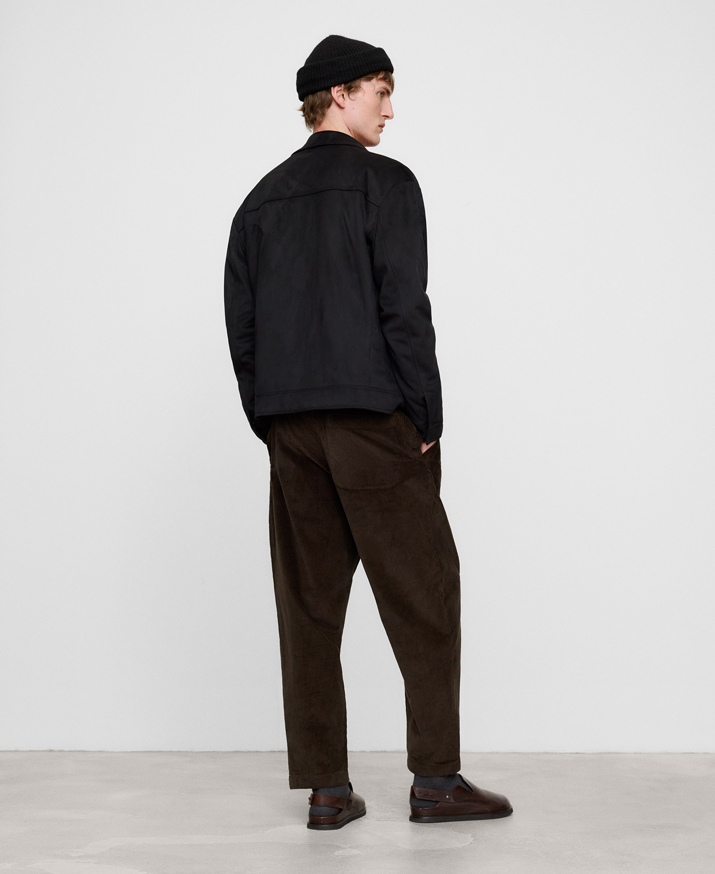 Suede-effect spread collar jacket image number 2