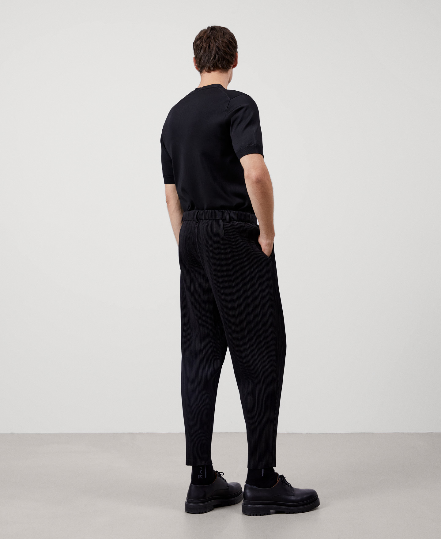 Pantalón crinkle de poliéster reciclado image number 2