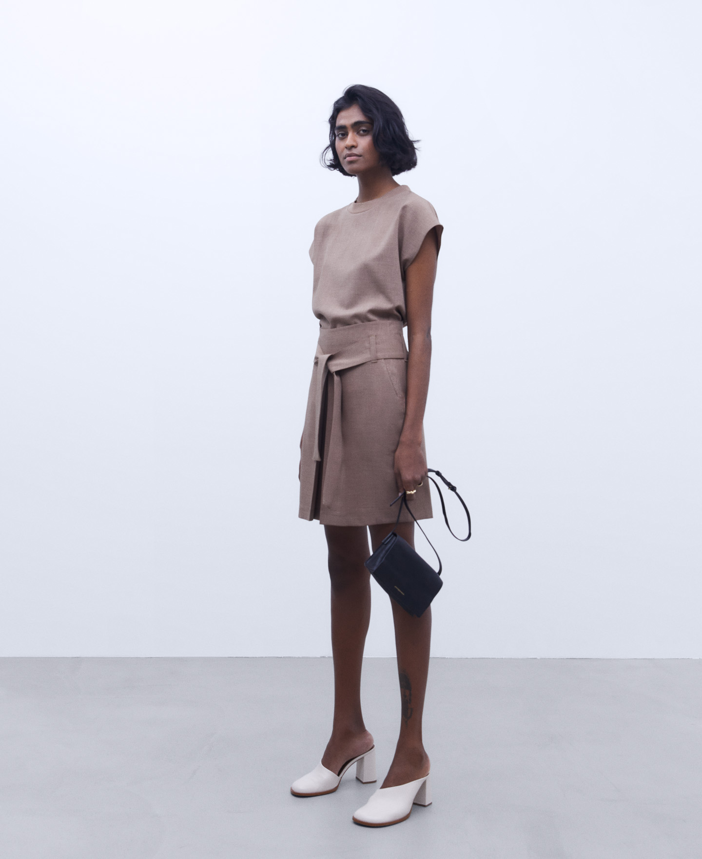 Vachetta leather small shoulder bag image number 4