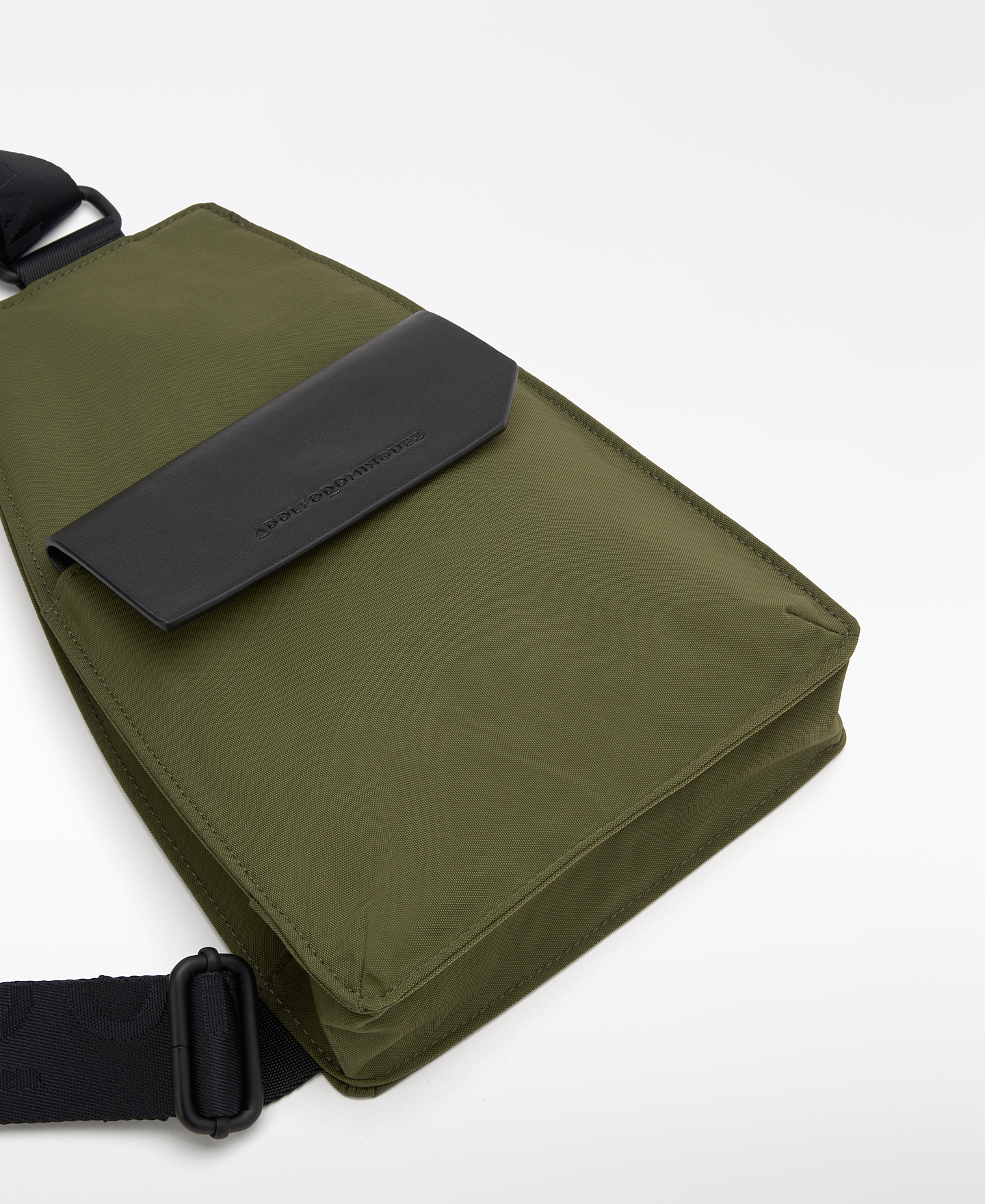 Crossbody solapa nailon image number 2