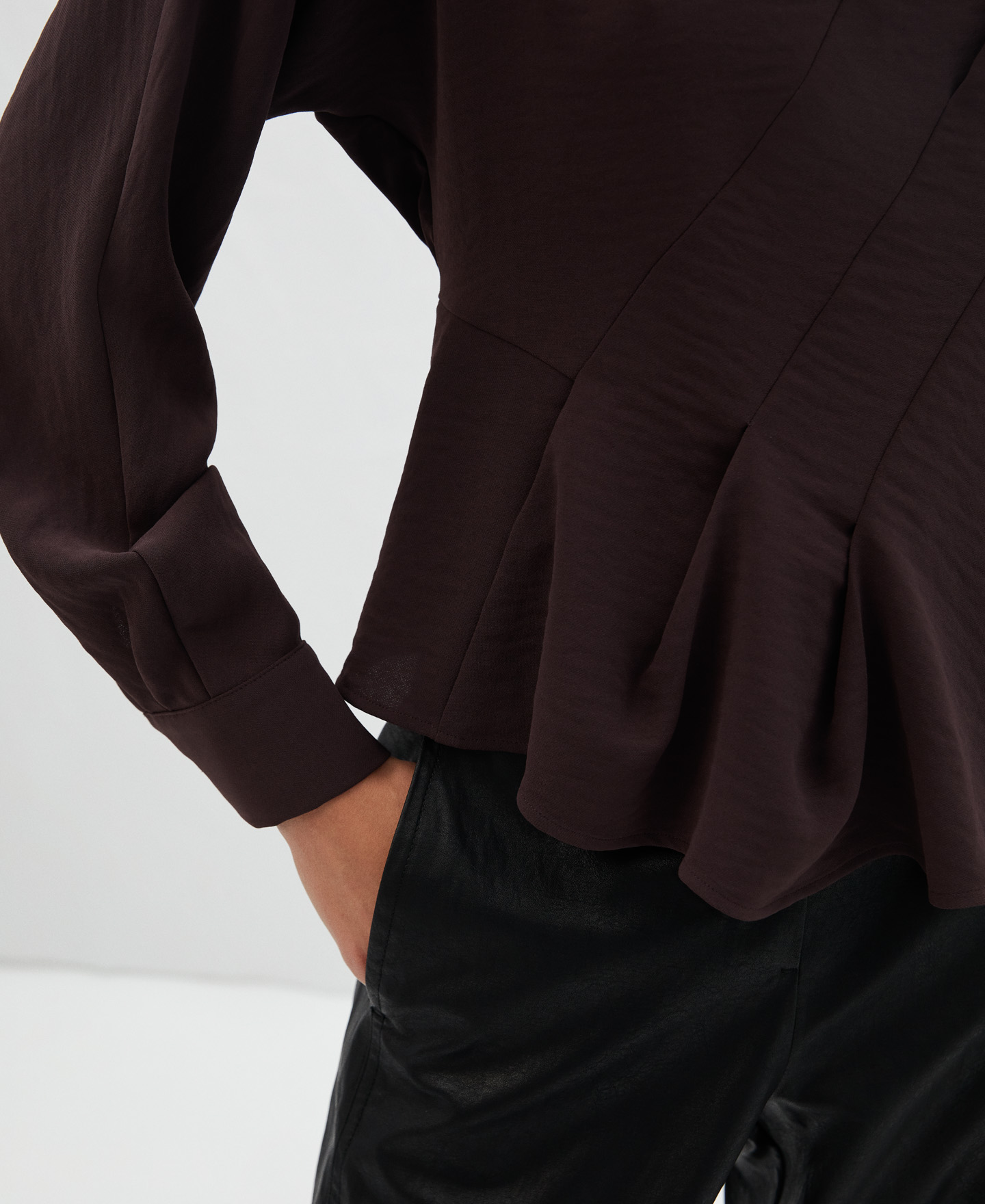 V-neck pleated blouse image number 3