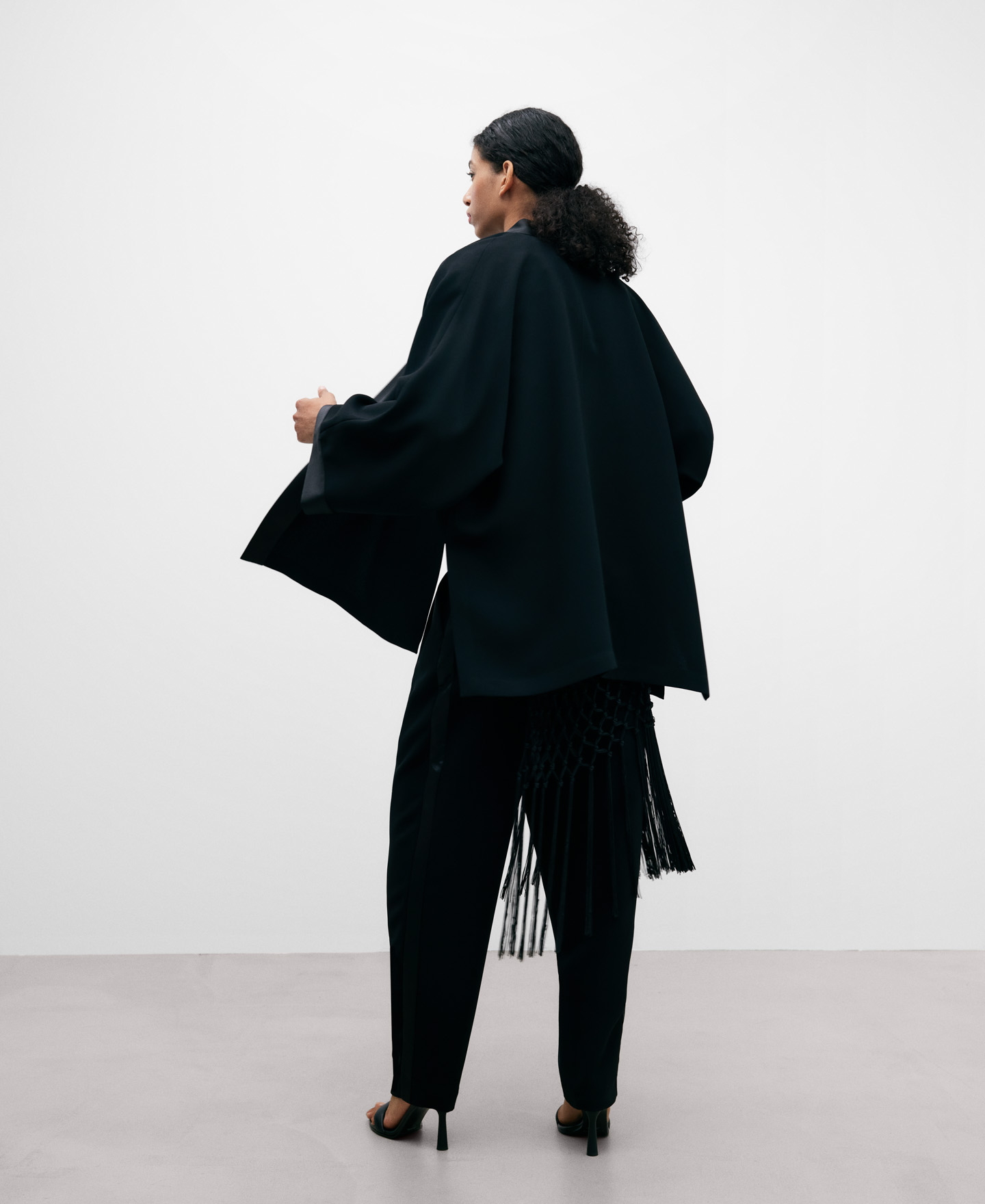 Satin border trims kimono image number 2