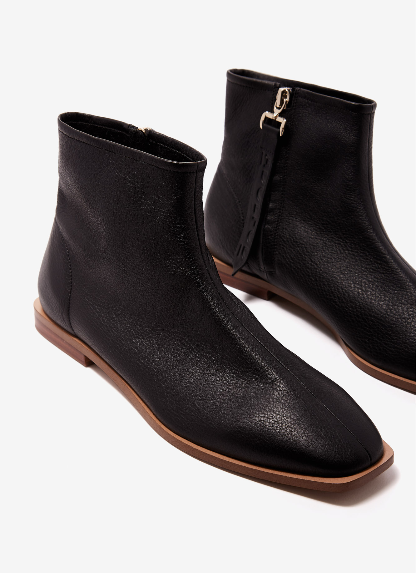 Leather flat ankle boots with zipper image number 1
