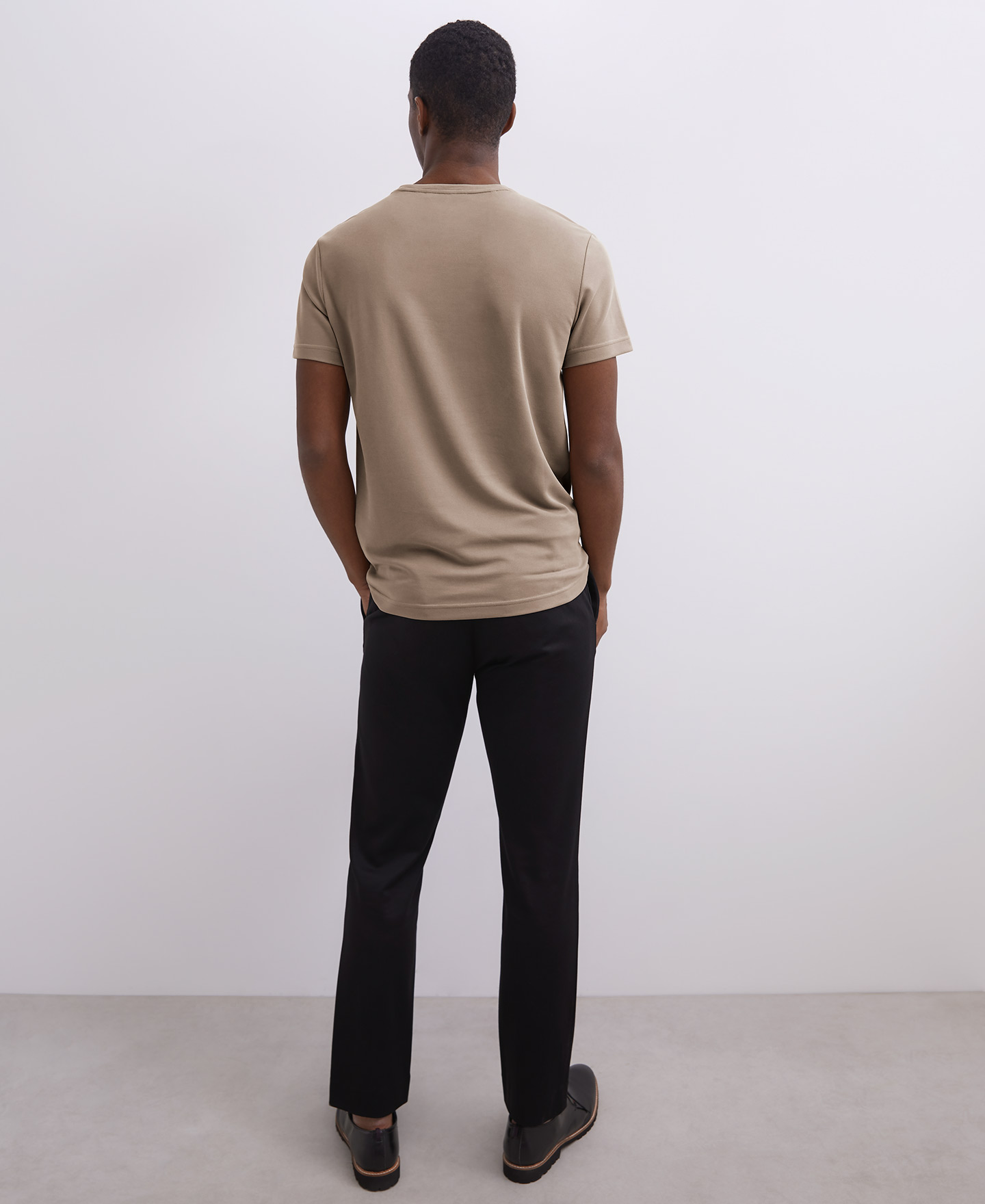 Camiseta cuello caja en modal image number 1