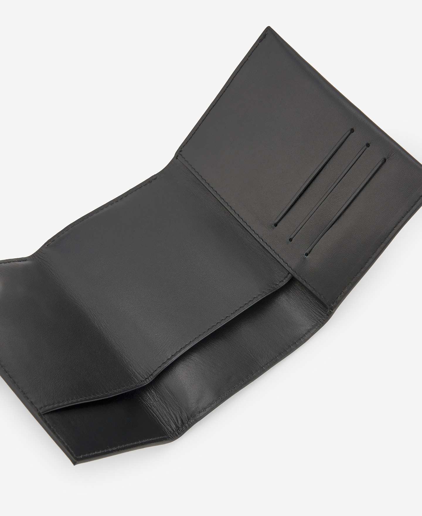Cartera tríptico en piel negra image number 1