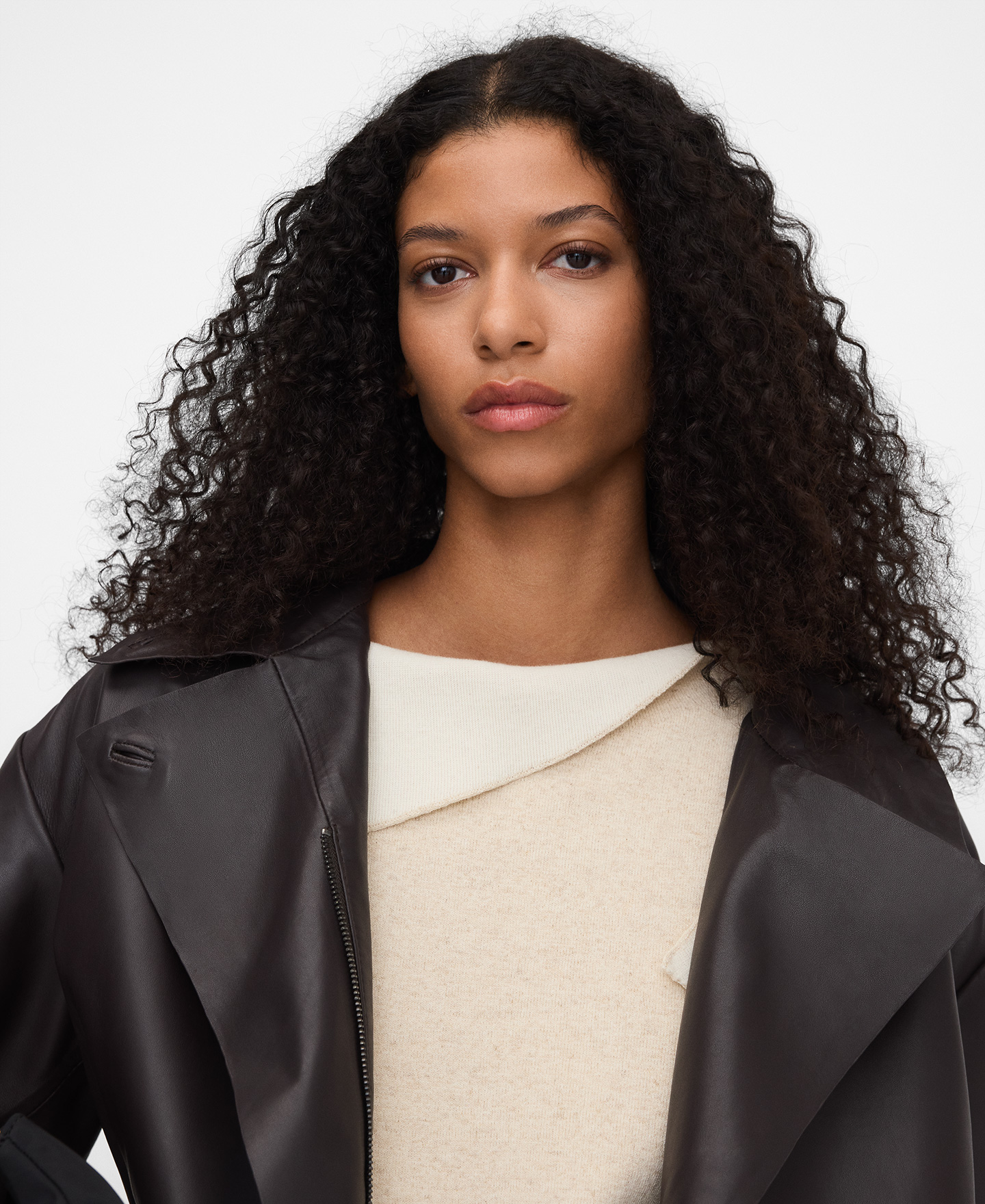 Asymmetric knit sweater image number 3