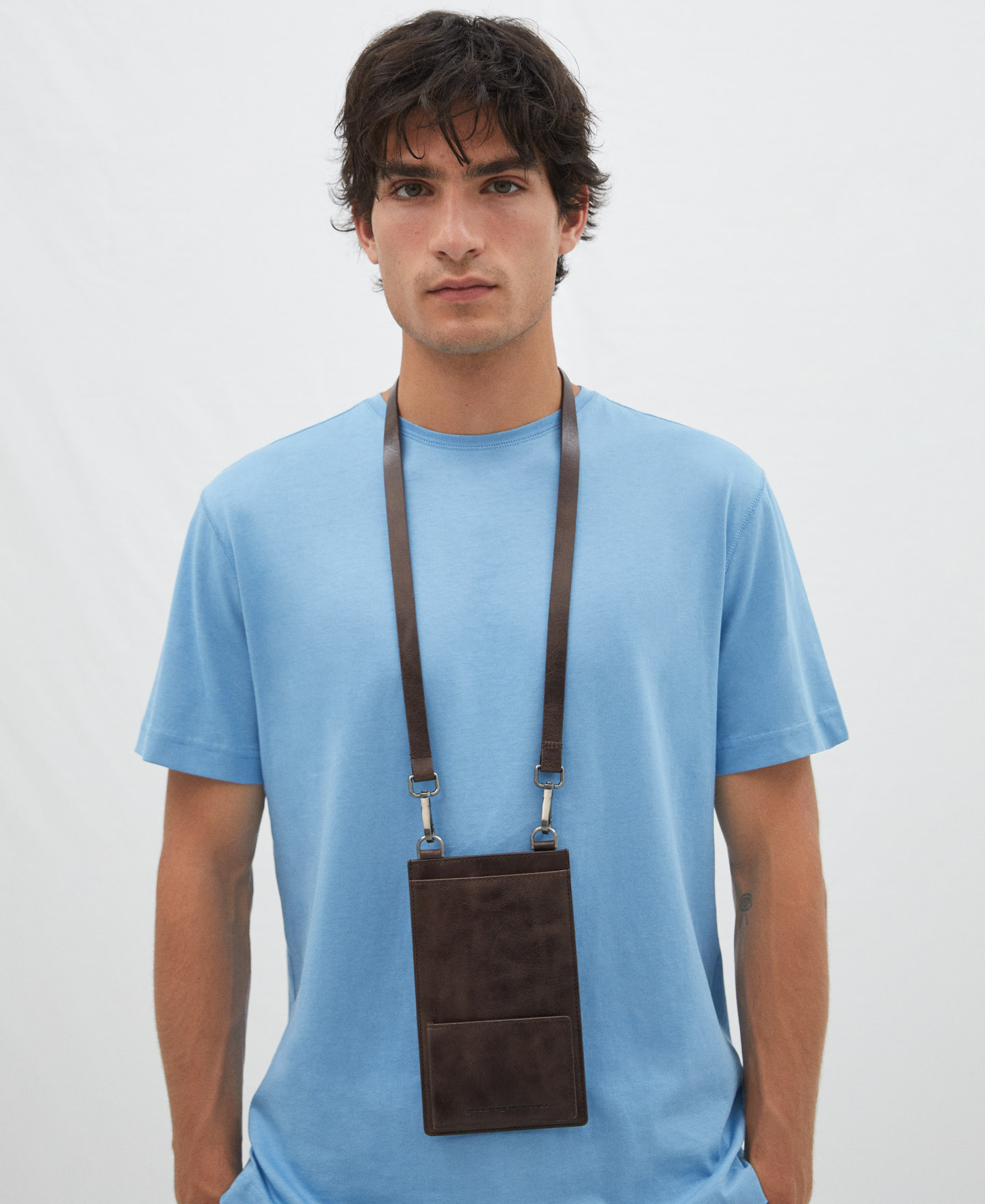 Mobile phone case with card holder image number 3