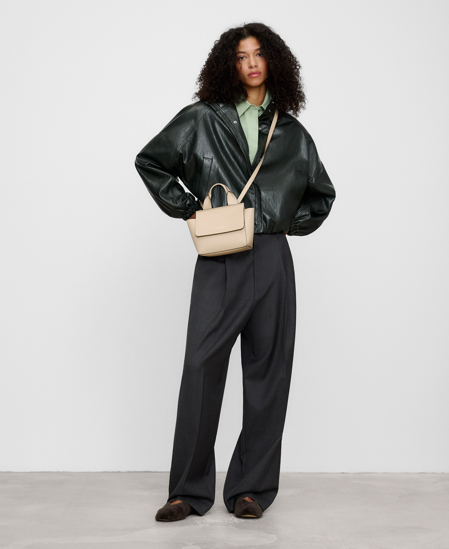 Mini bolso city Mica piel image number 4